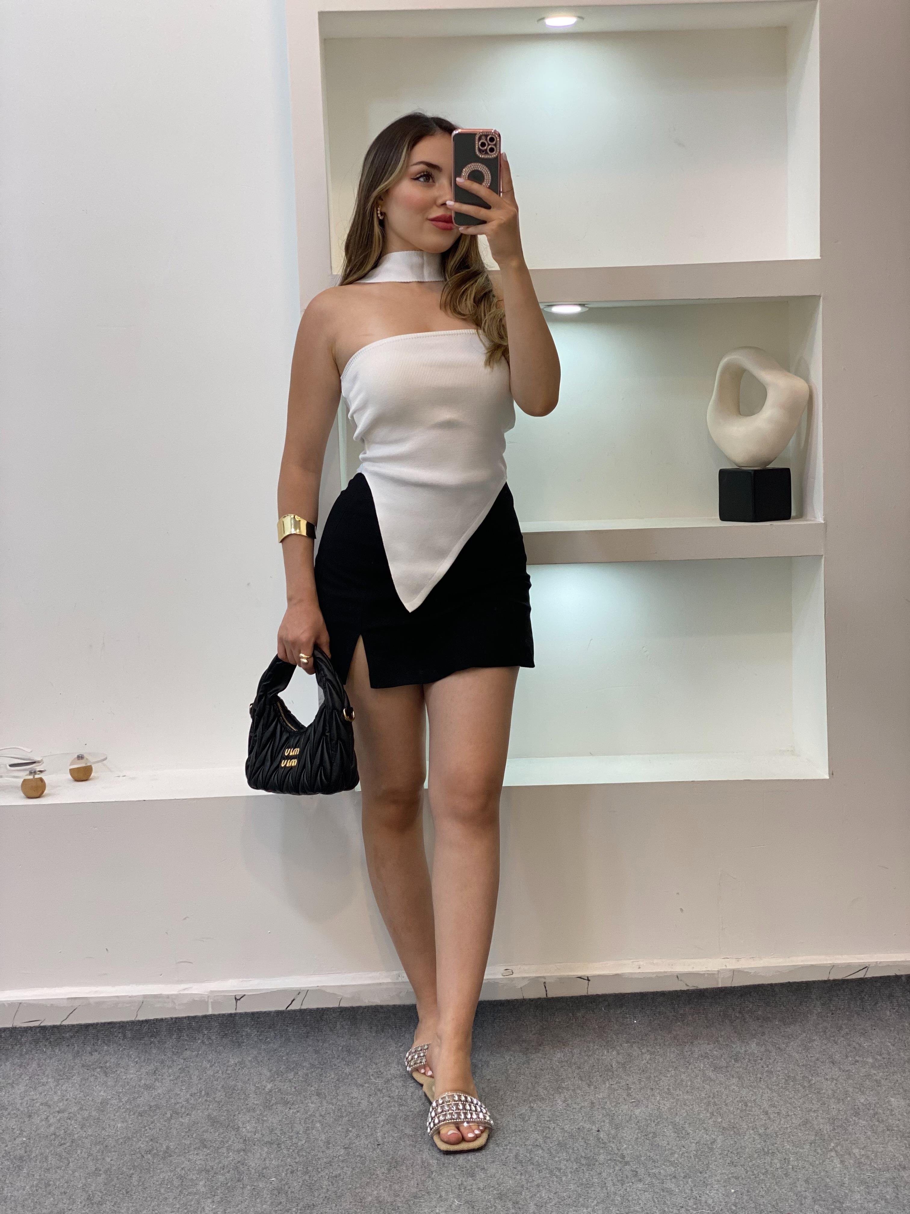 Beyaz Fularlı Triko Bluz