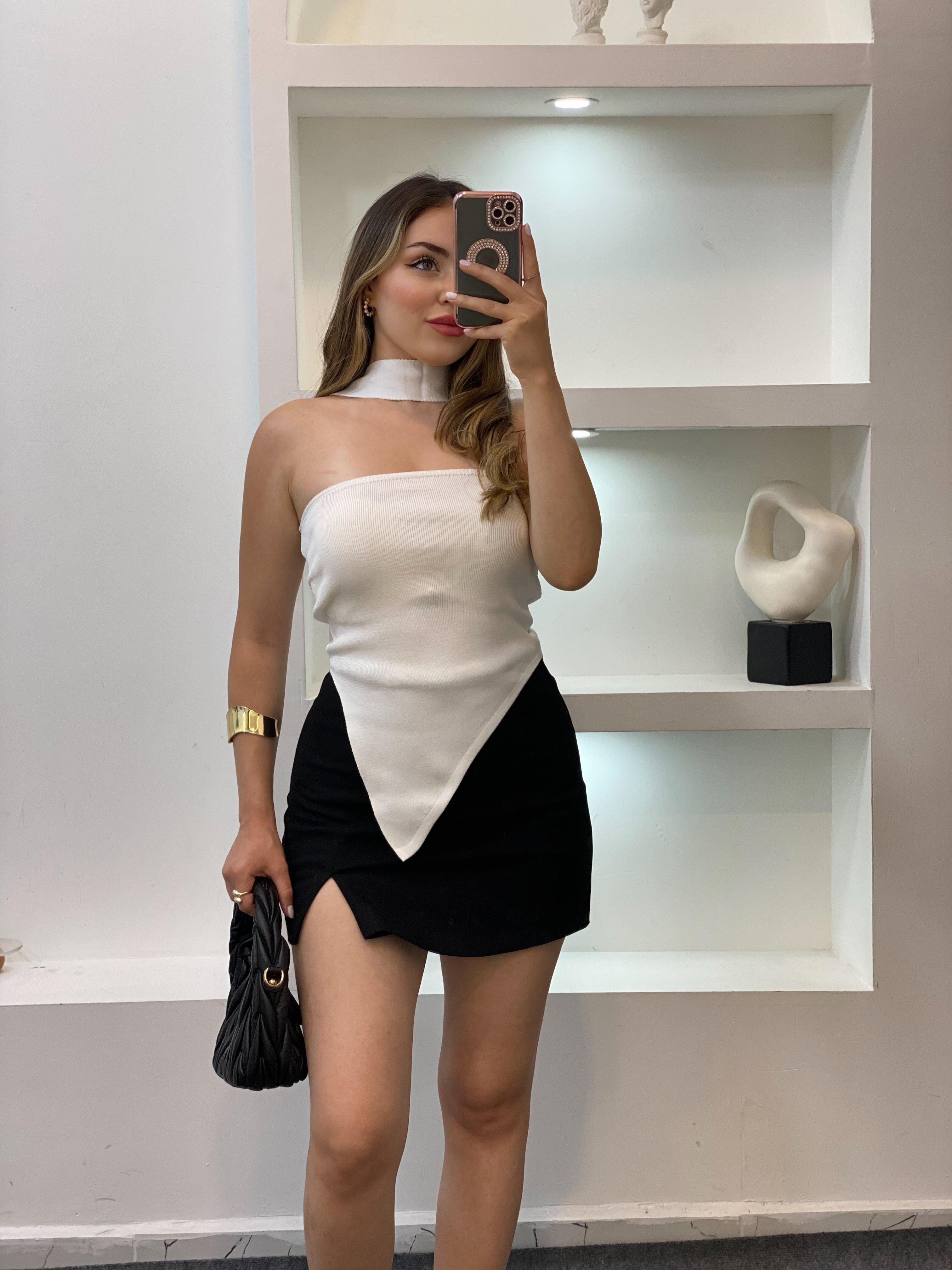Beyaz Fularlı Triko Bluz
