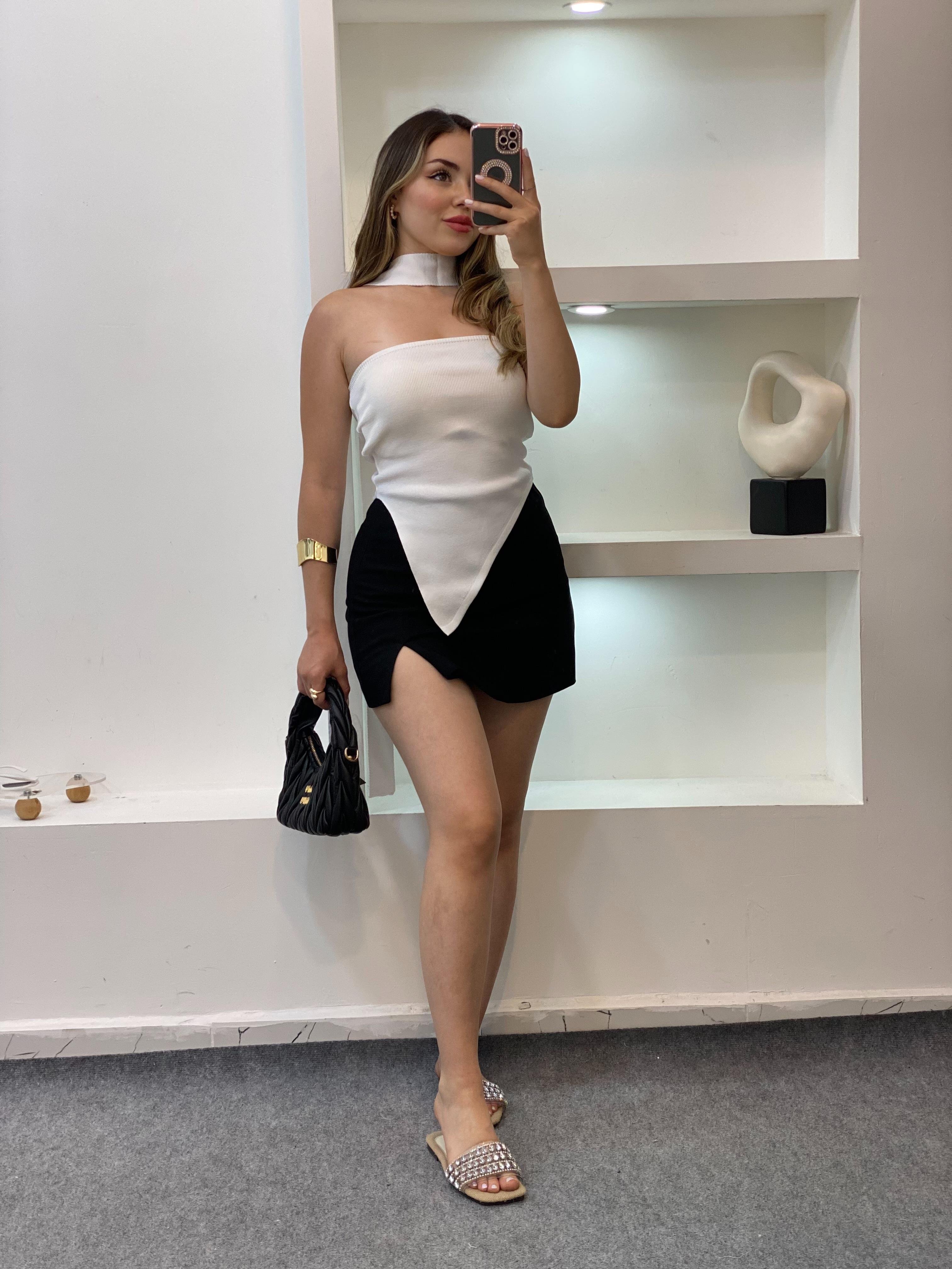 Beyaz Fularlı Triko Bluz