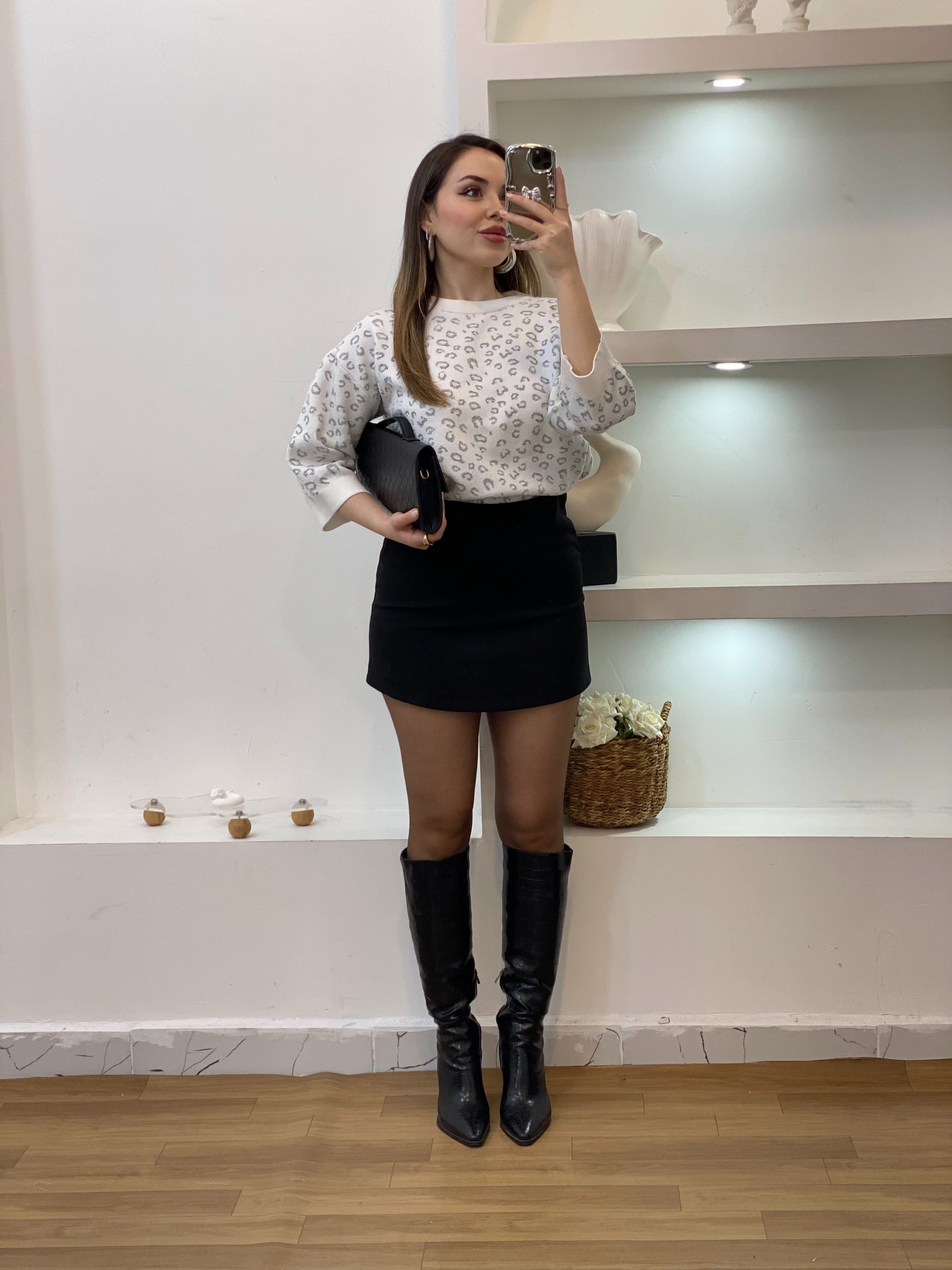 Beyaz Gümüş Sim İplik Dokulu Triko