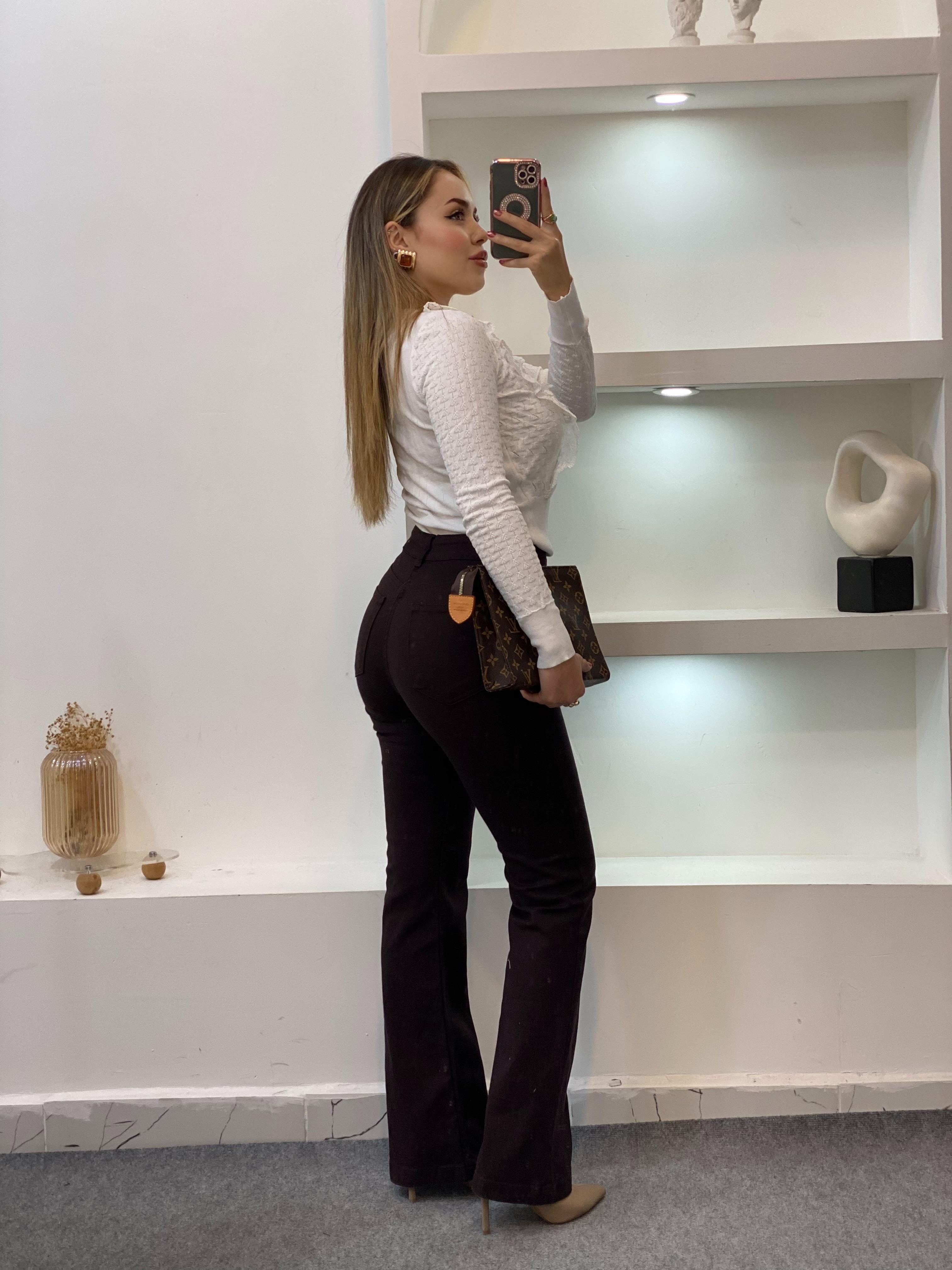 Beyaz Güpürlü Model Triko Bluz