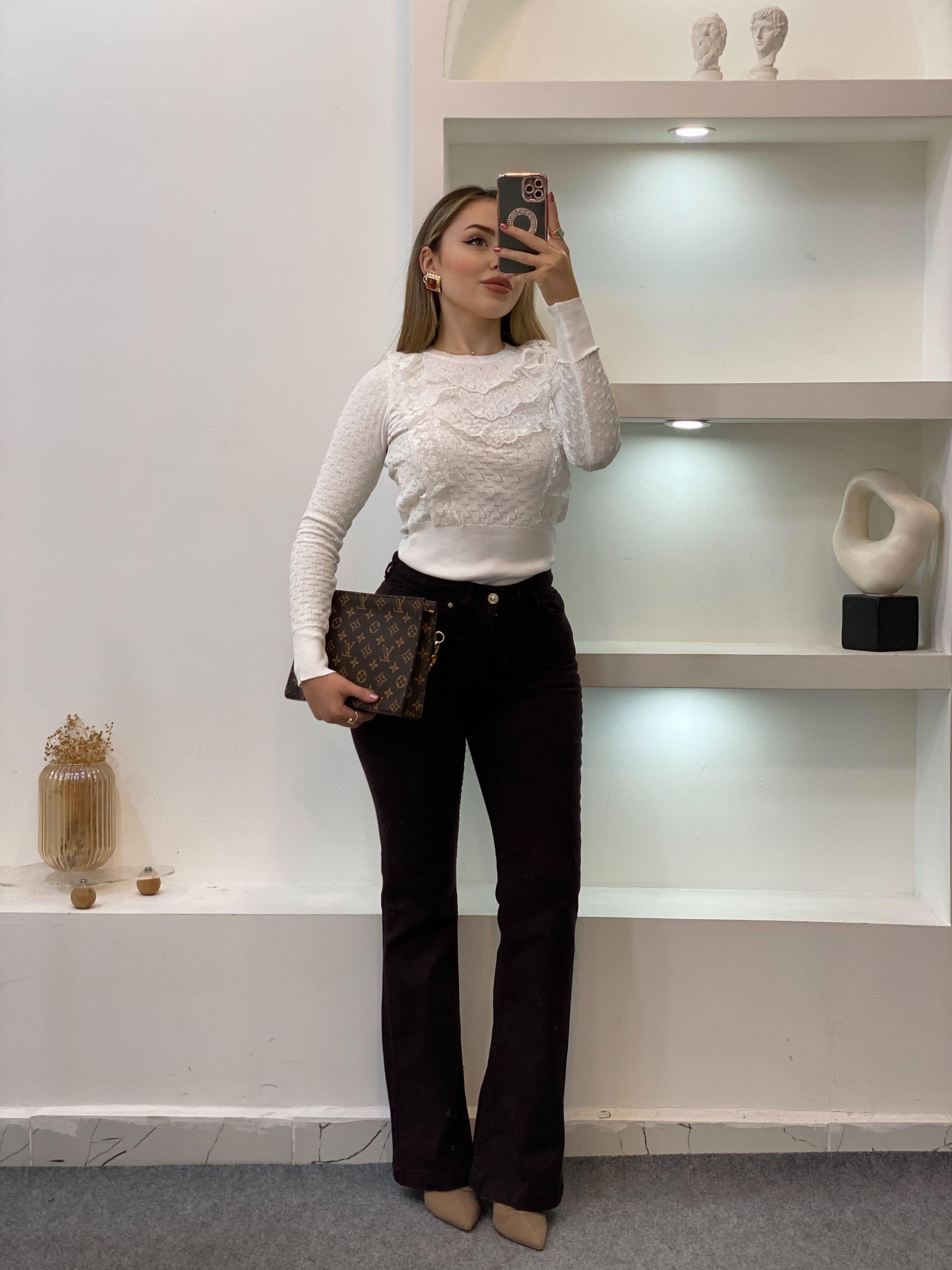 Beyaz Güpürlü Model Triko Bluz