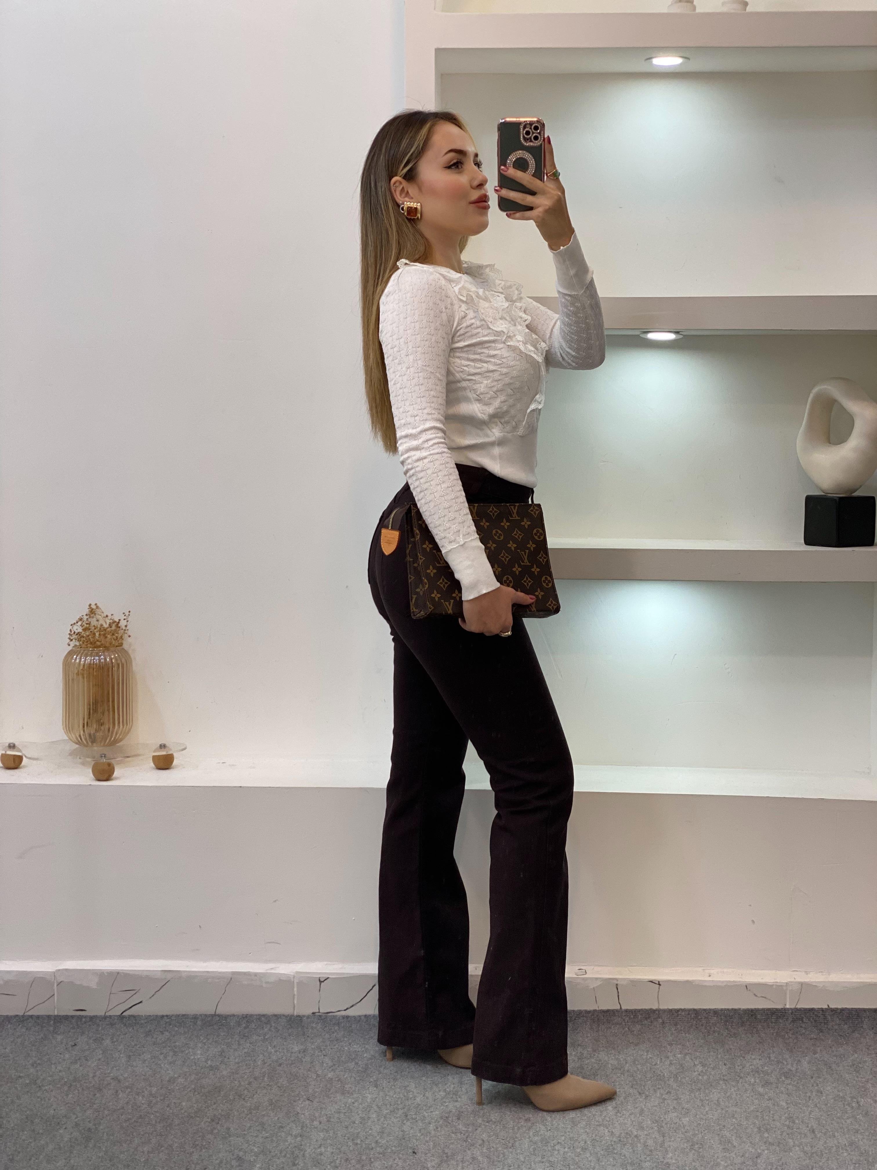 Beyaz Güpürlü Model Triko Bluz