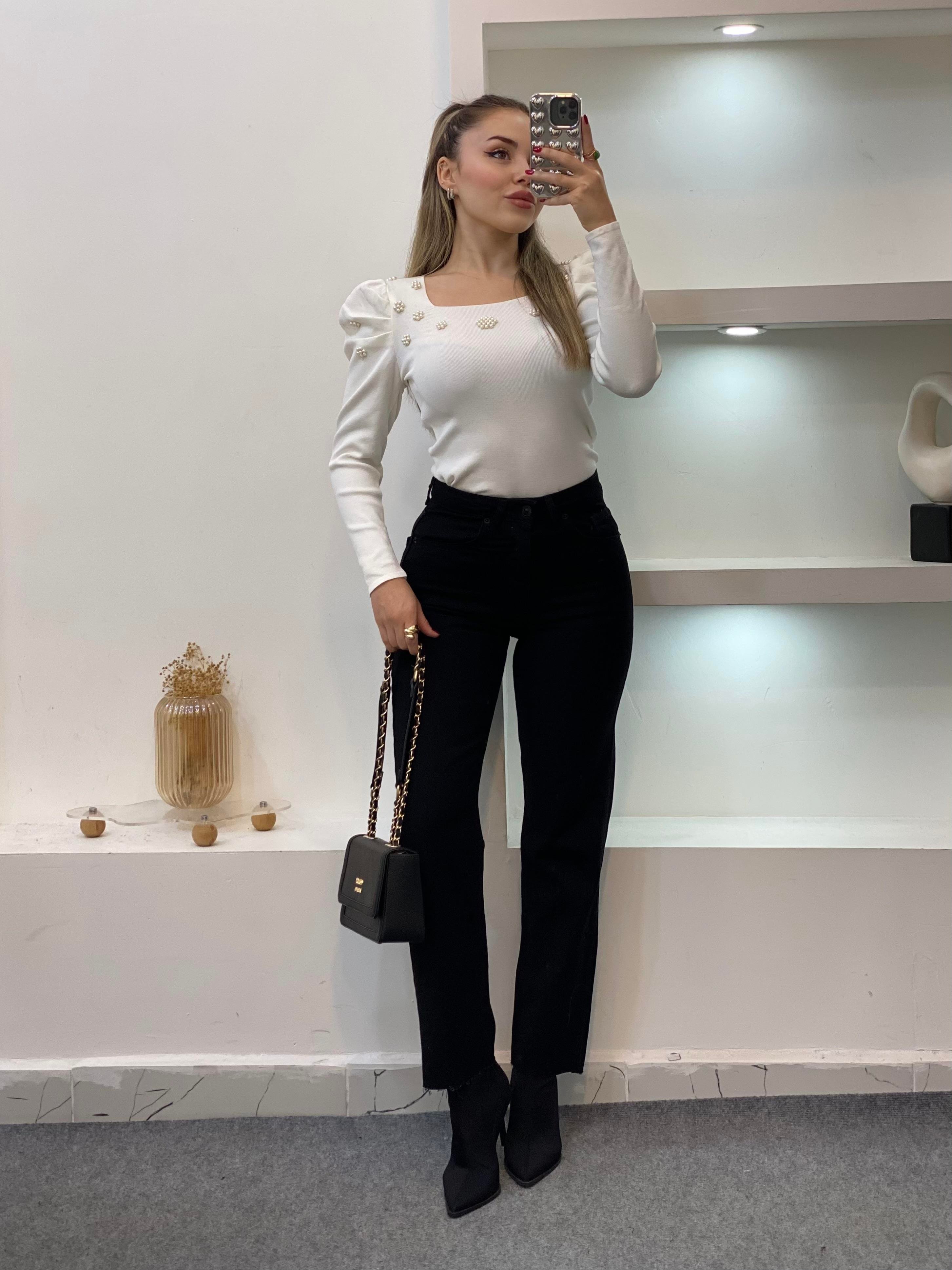 Beyaz İnci Detaylı Triko Bluz