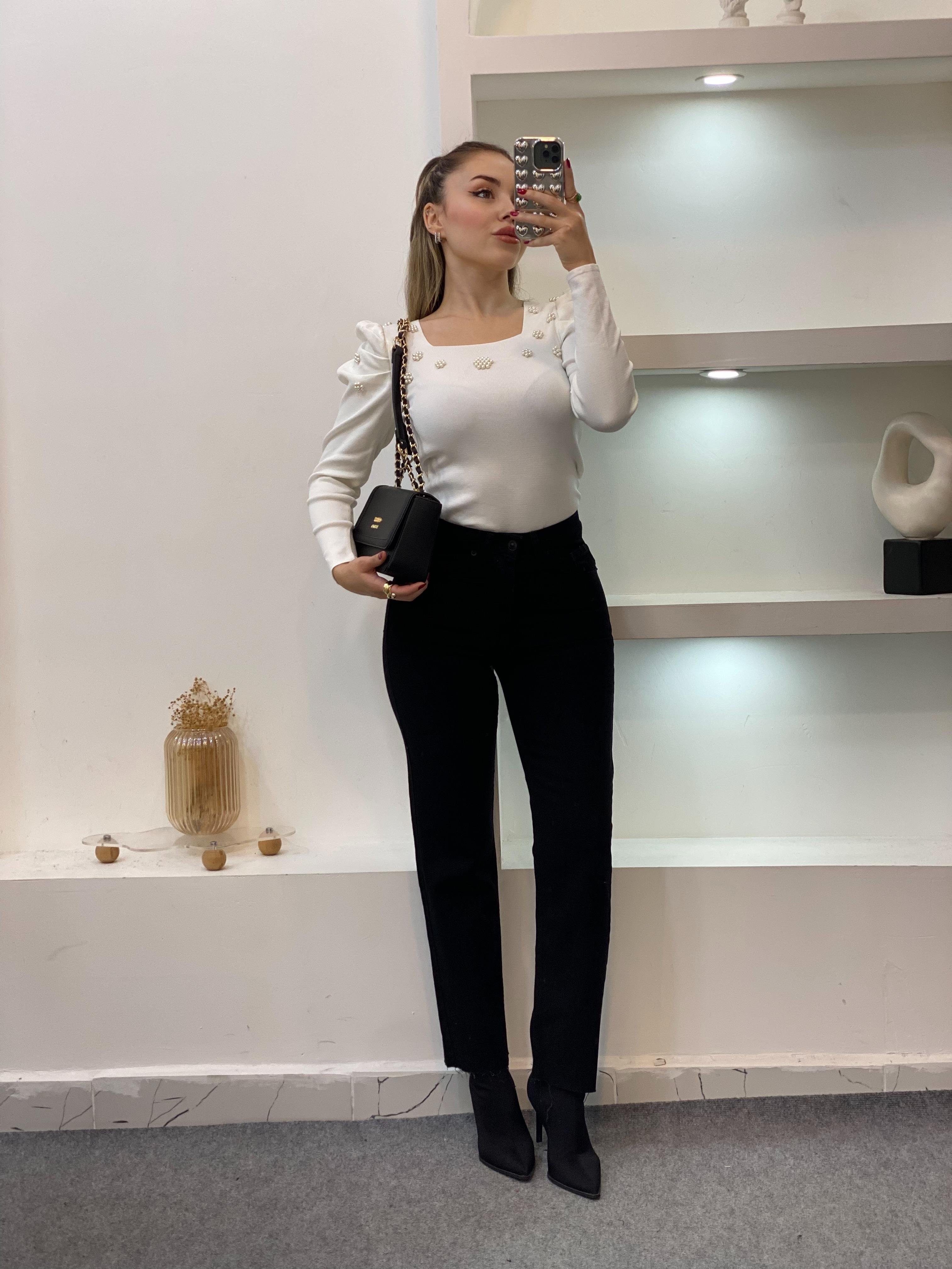 Beyaz İnci Detaylı Triko Bluz