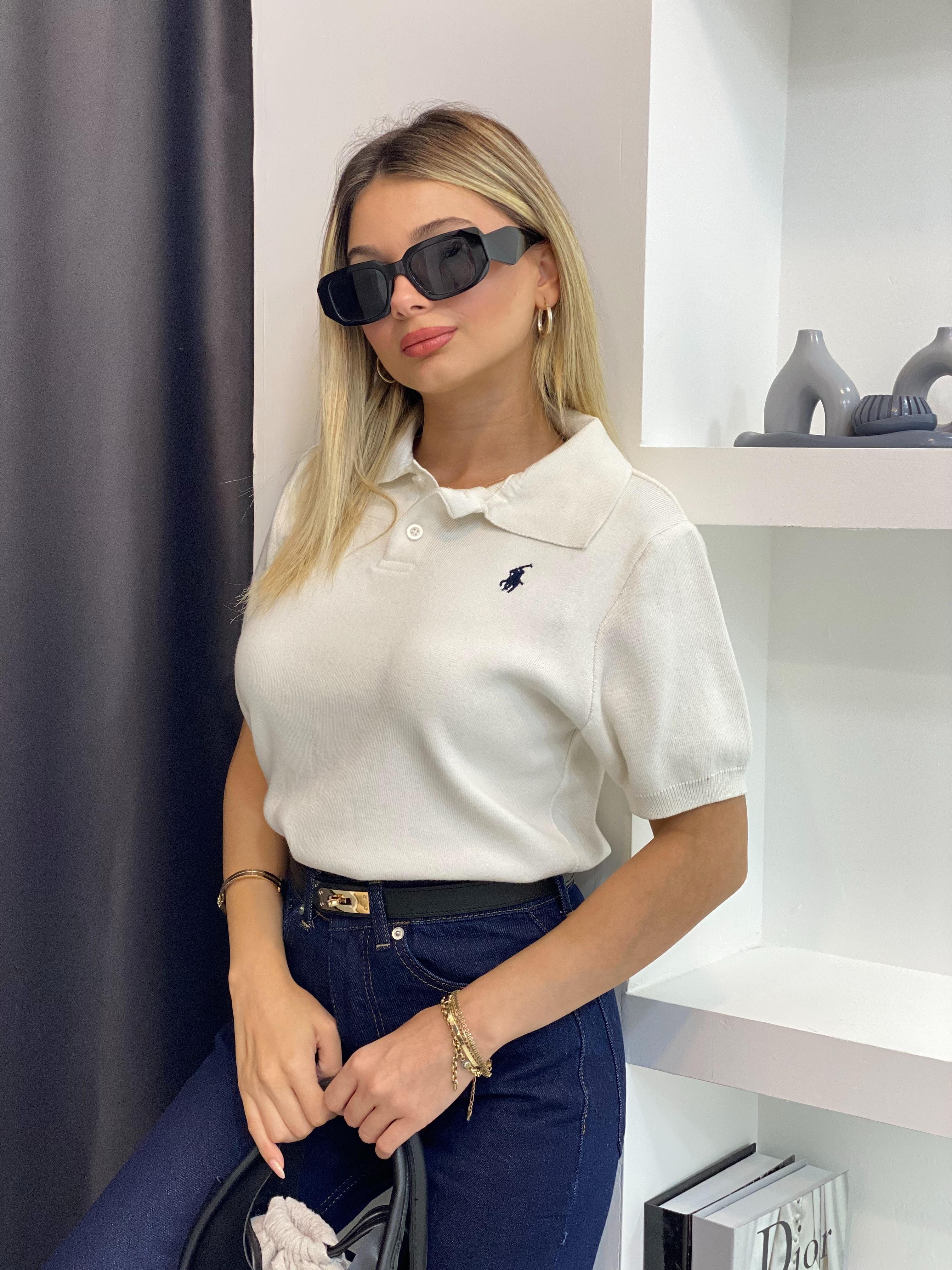 Beyaz Marka Logolu Polo Yaka Triko 