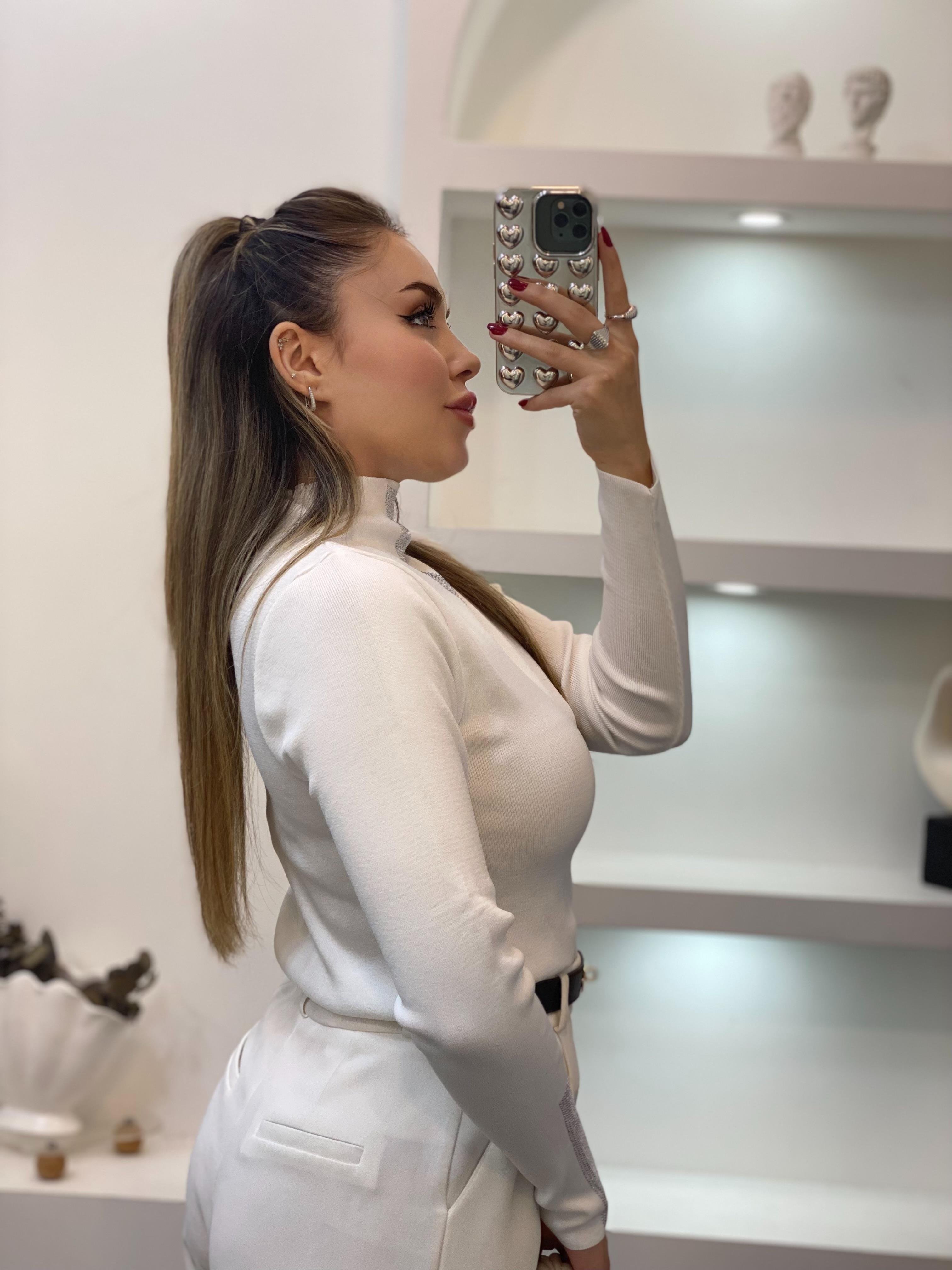 Beyaz Önü Ve Kolları Parıltılı Taşlı Triko Bluz