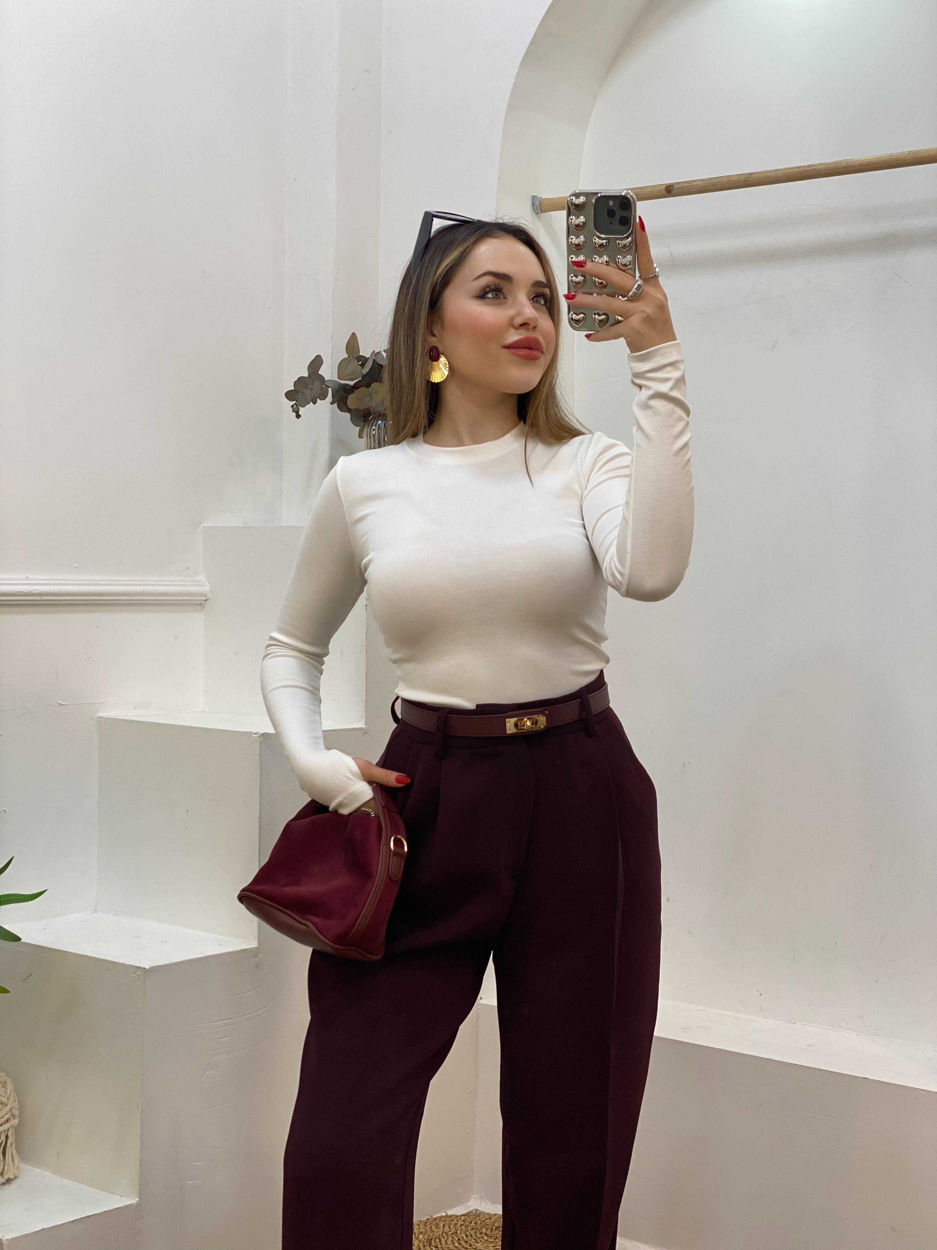 Beyaz Parmak Geçirmeli Model Modal Kumaş Basic Bluz