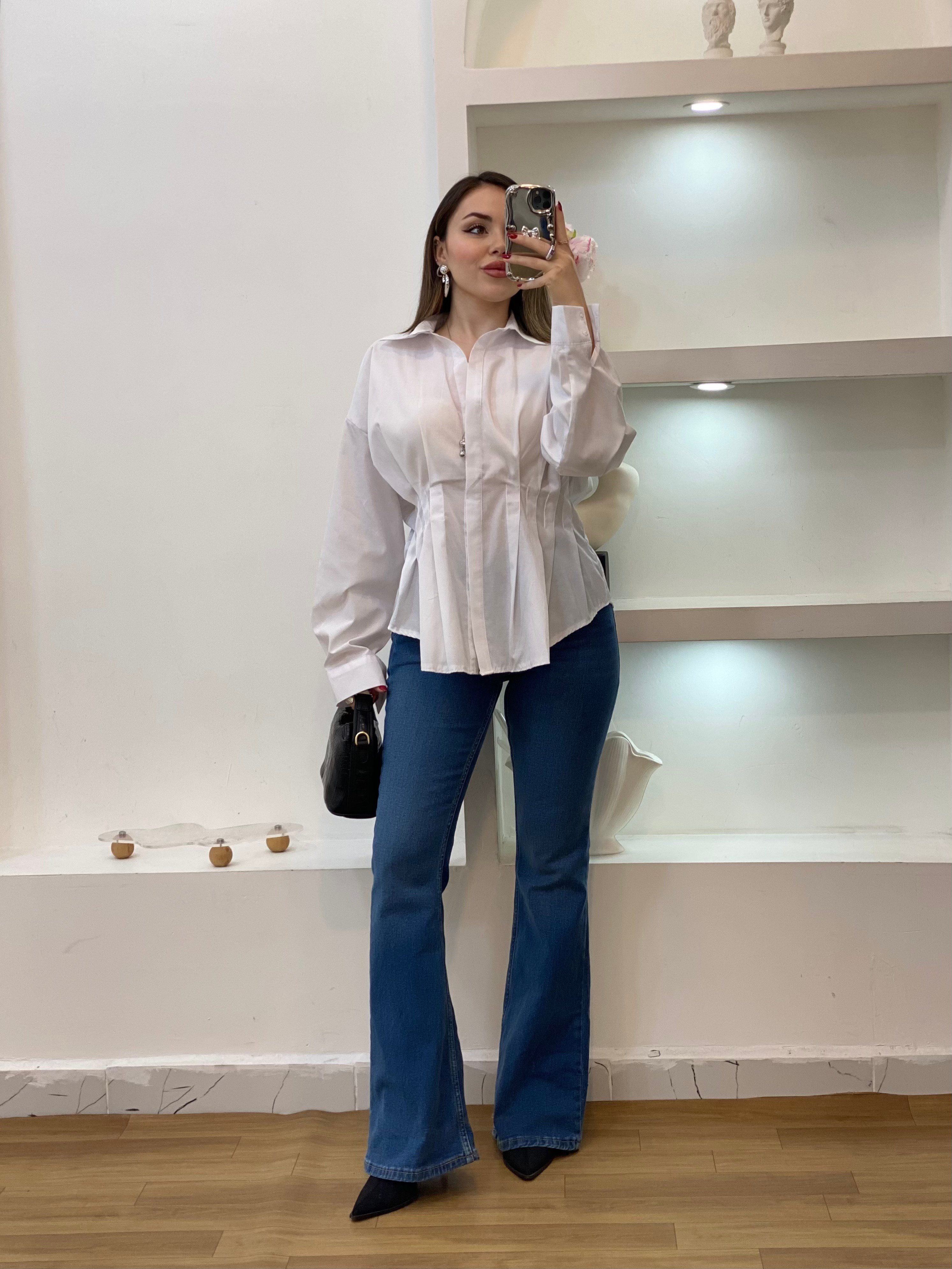 Beyaz Piliseli Model Gömlek 