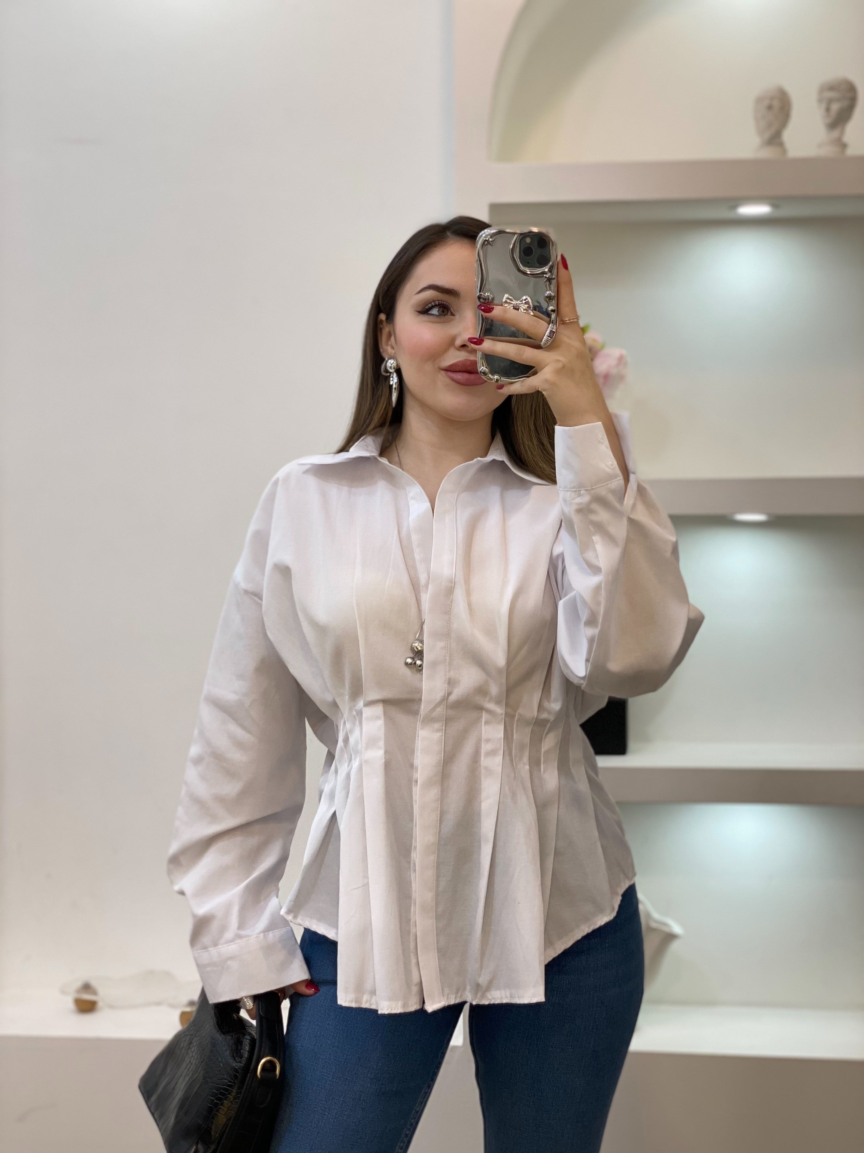 Beyaz Piliseli Model Gömlek 