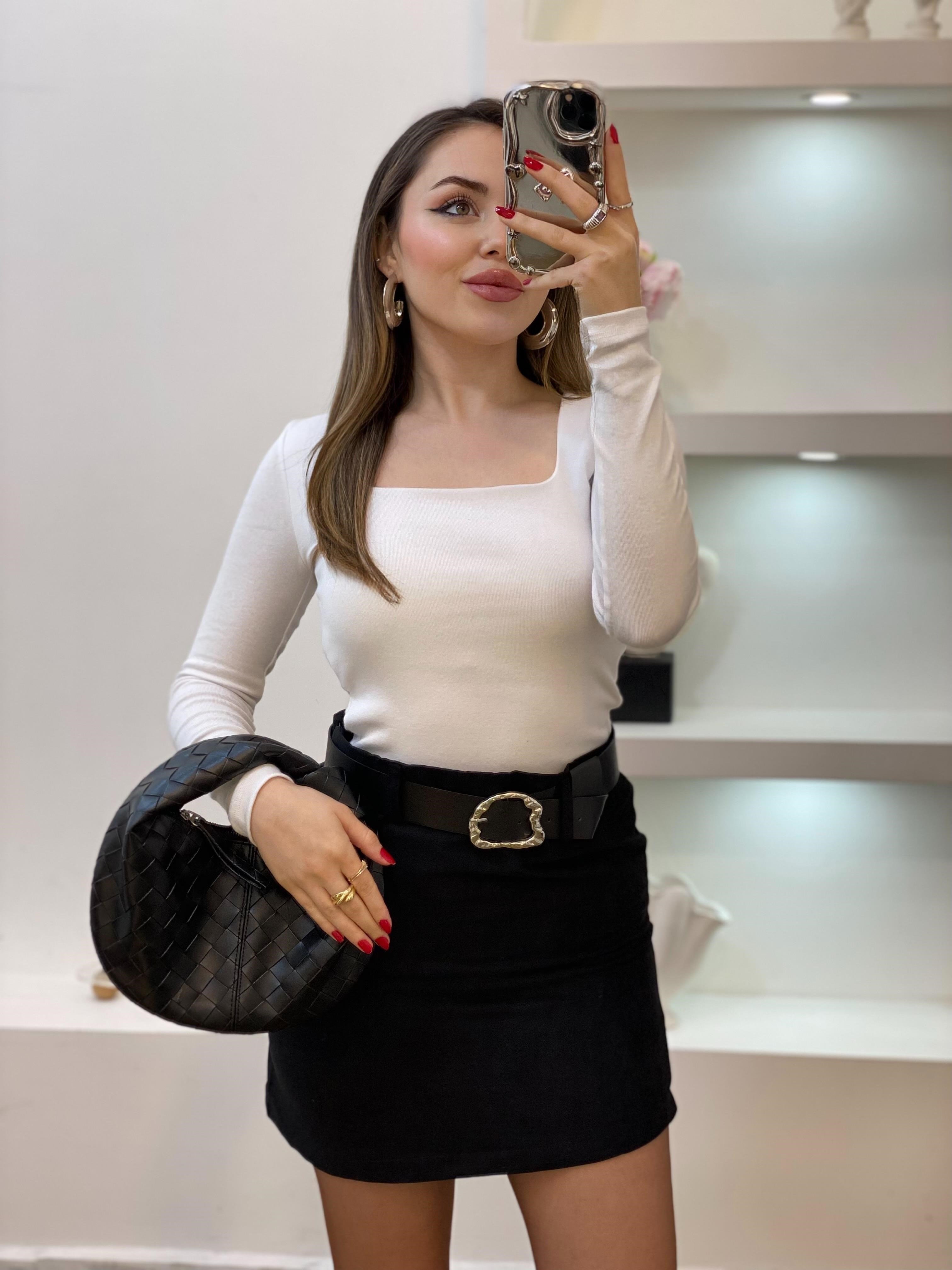 Beyaz Sandık Yaka Basic Bluz