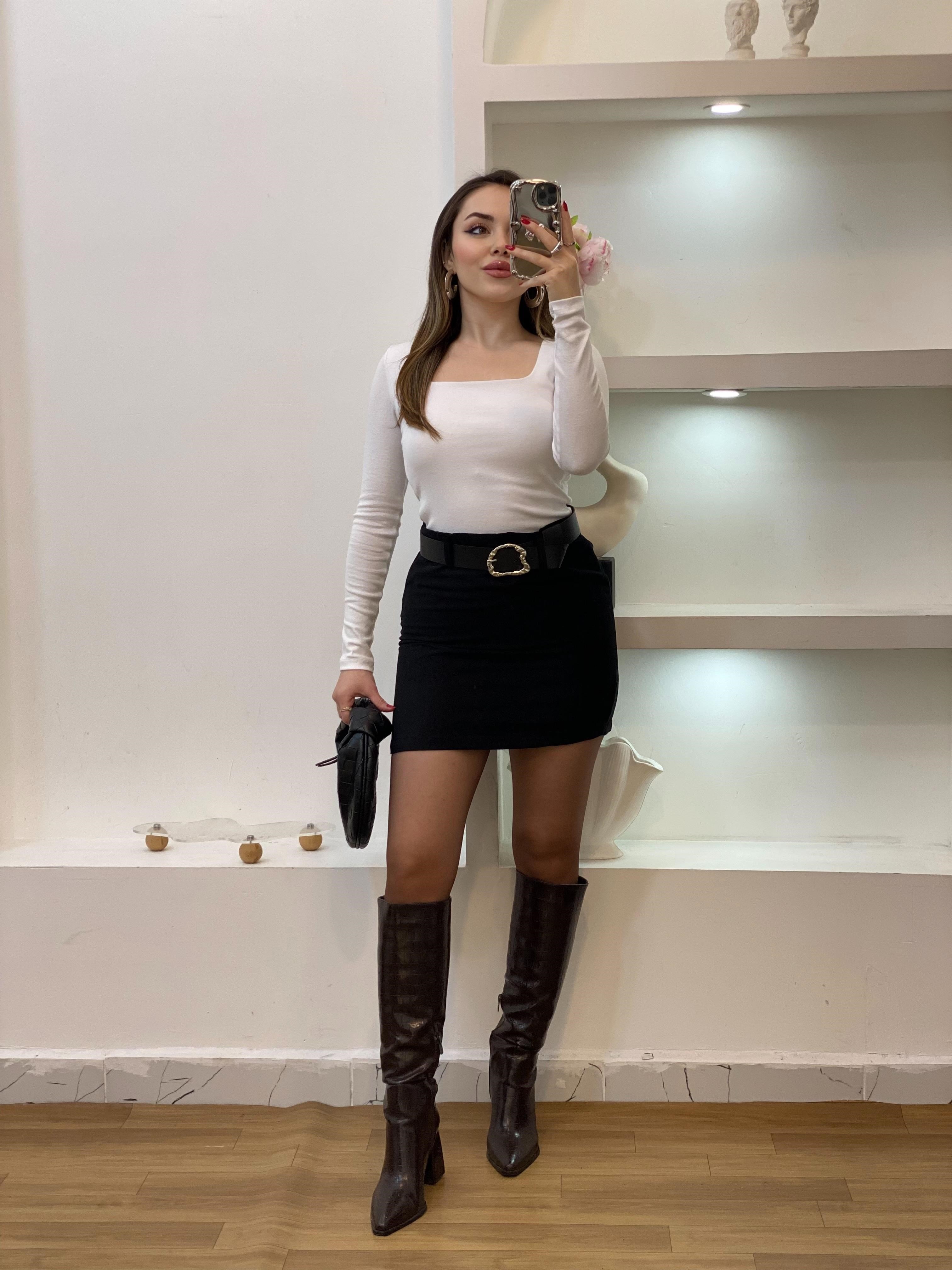 Beyaz Sandık Yaka Basic Bluz