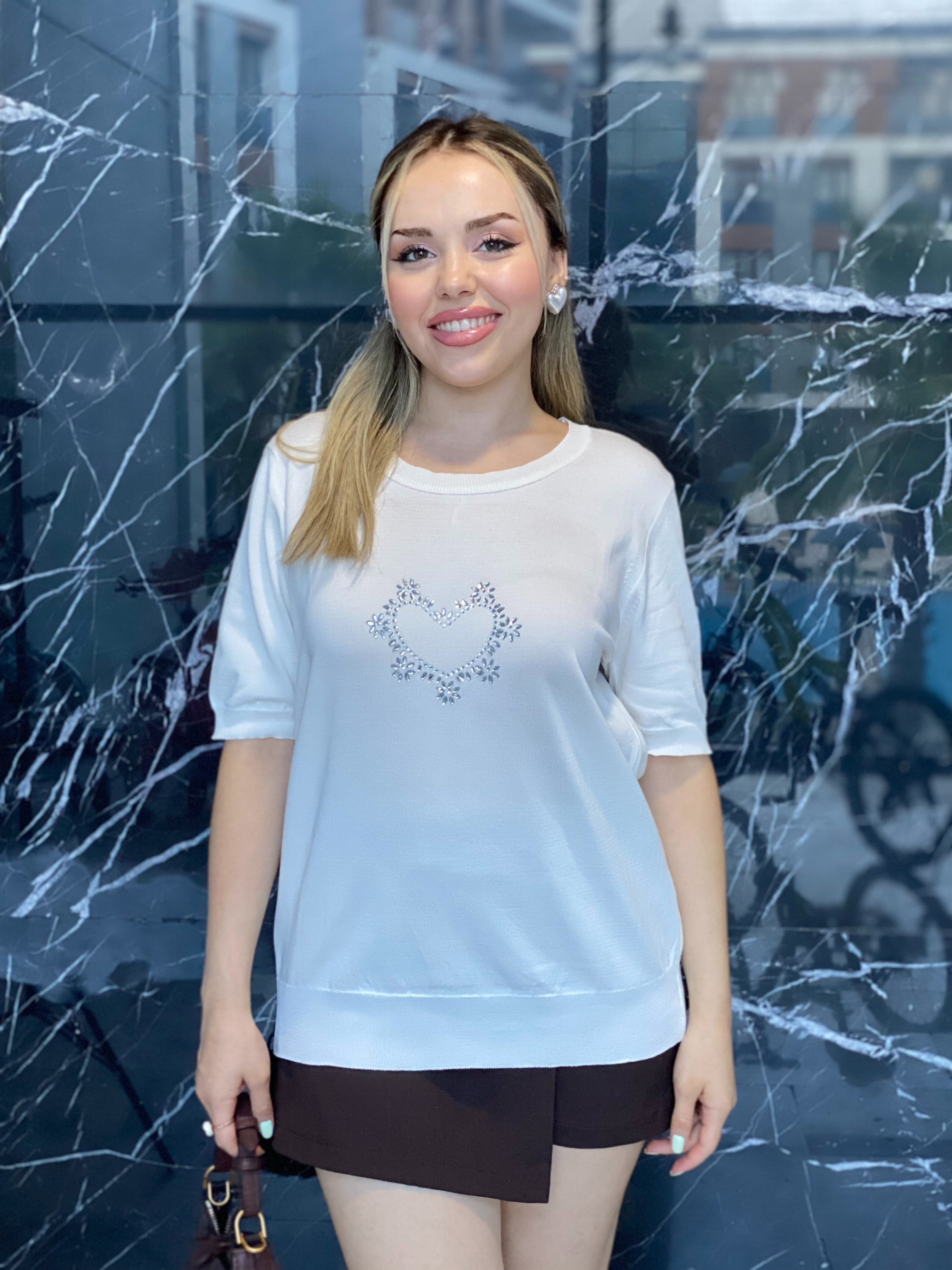 Beyaz Taşlı Model Kalpli Triko Bluz