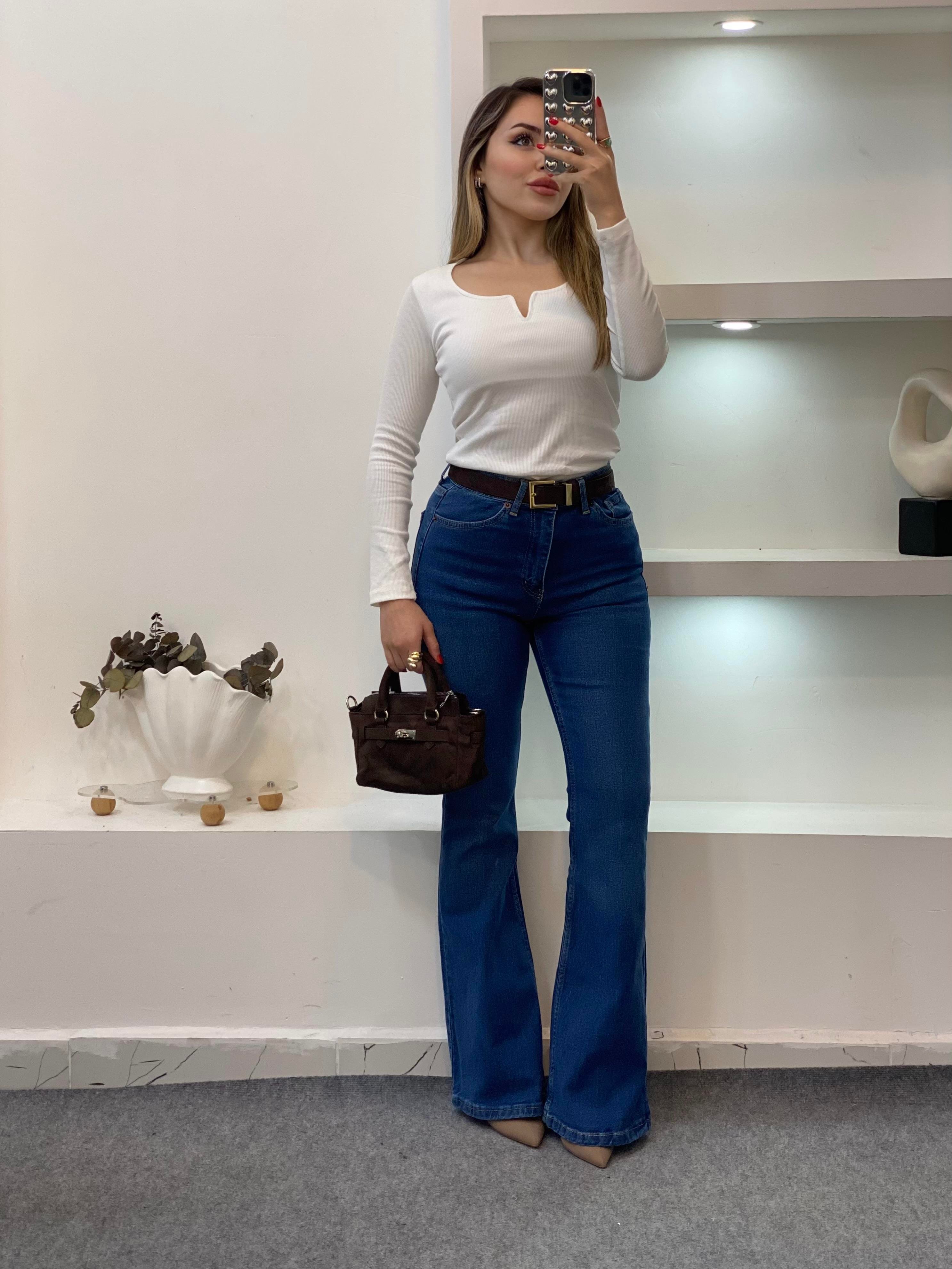 Beyaz V Model Fitilli Basic Bluz