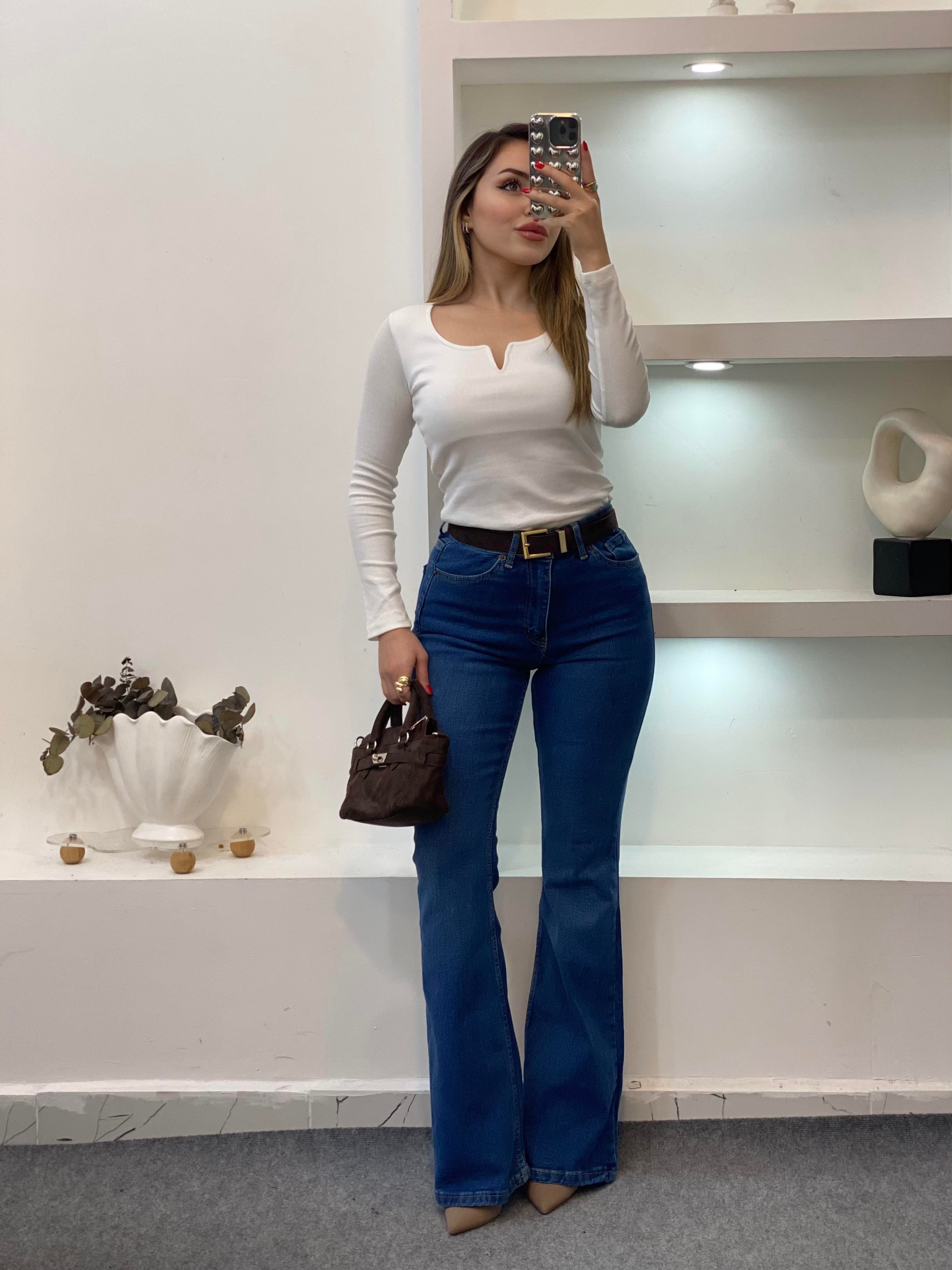 Beyaz V Model Fitilli Basic Bluz