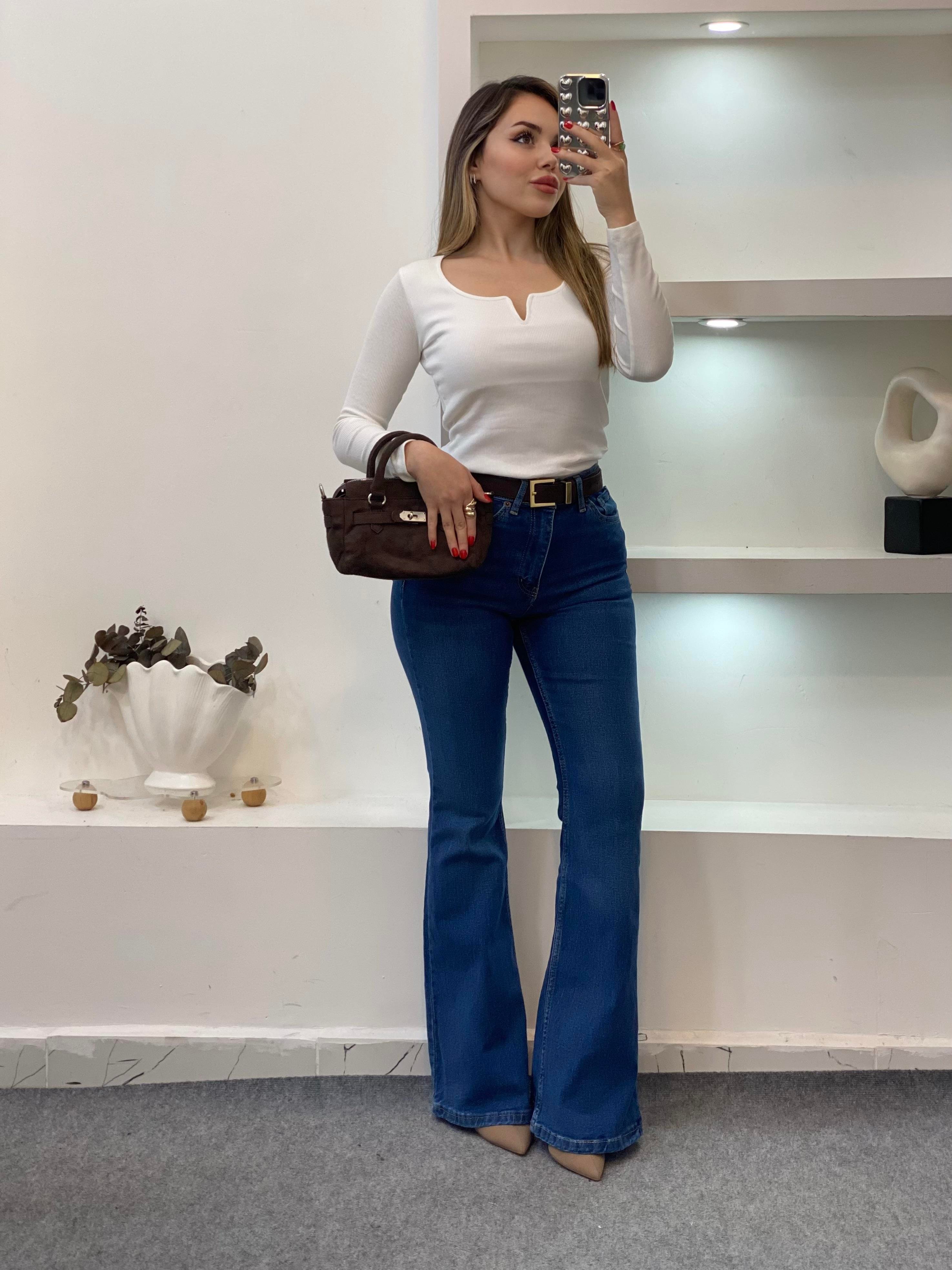 Beyaz V Model Fitilli Basic Bluz