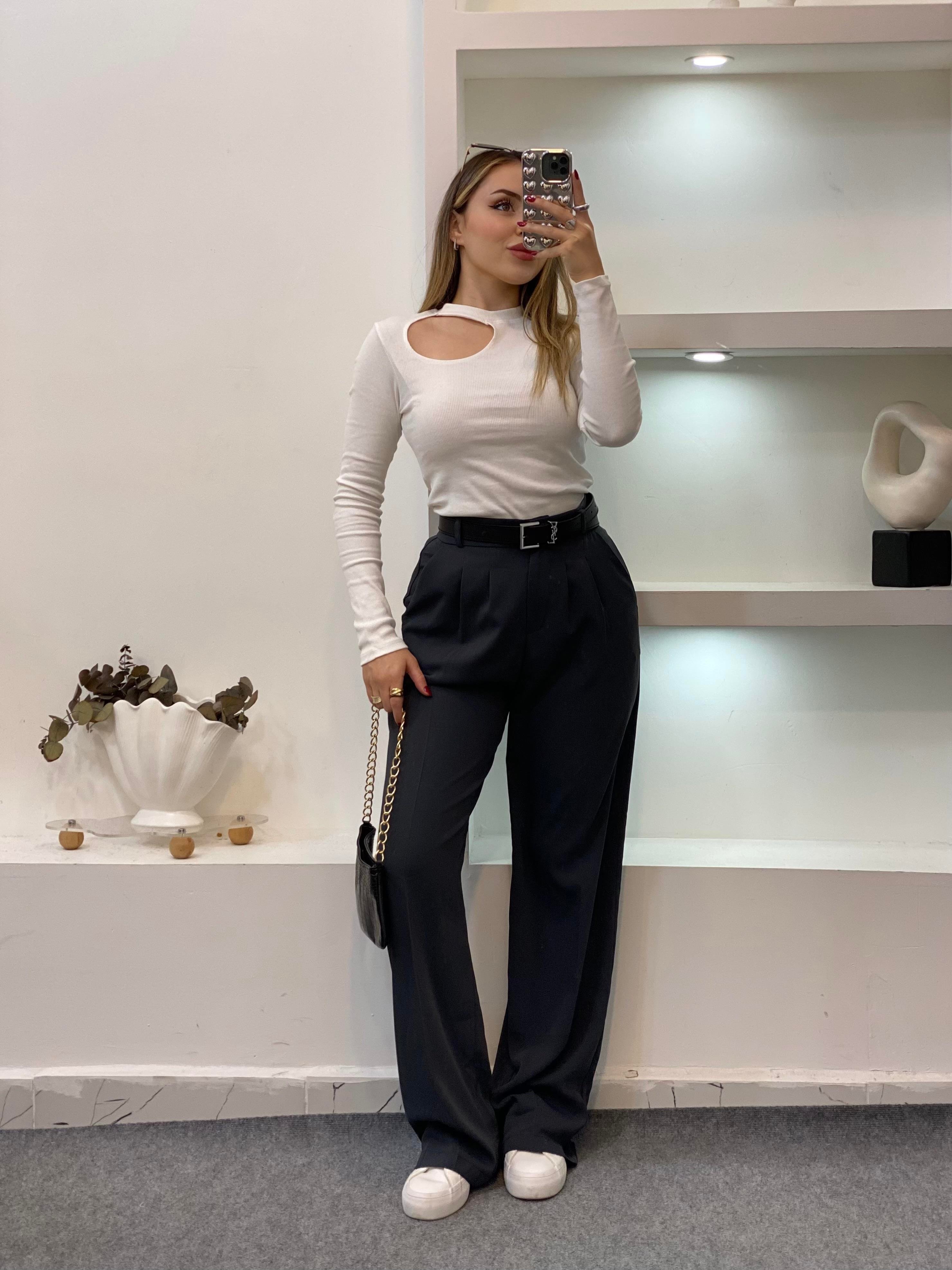 Beyaz Yaka Pencereli Fitilli Basic Bluz
