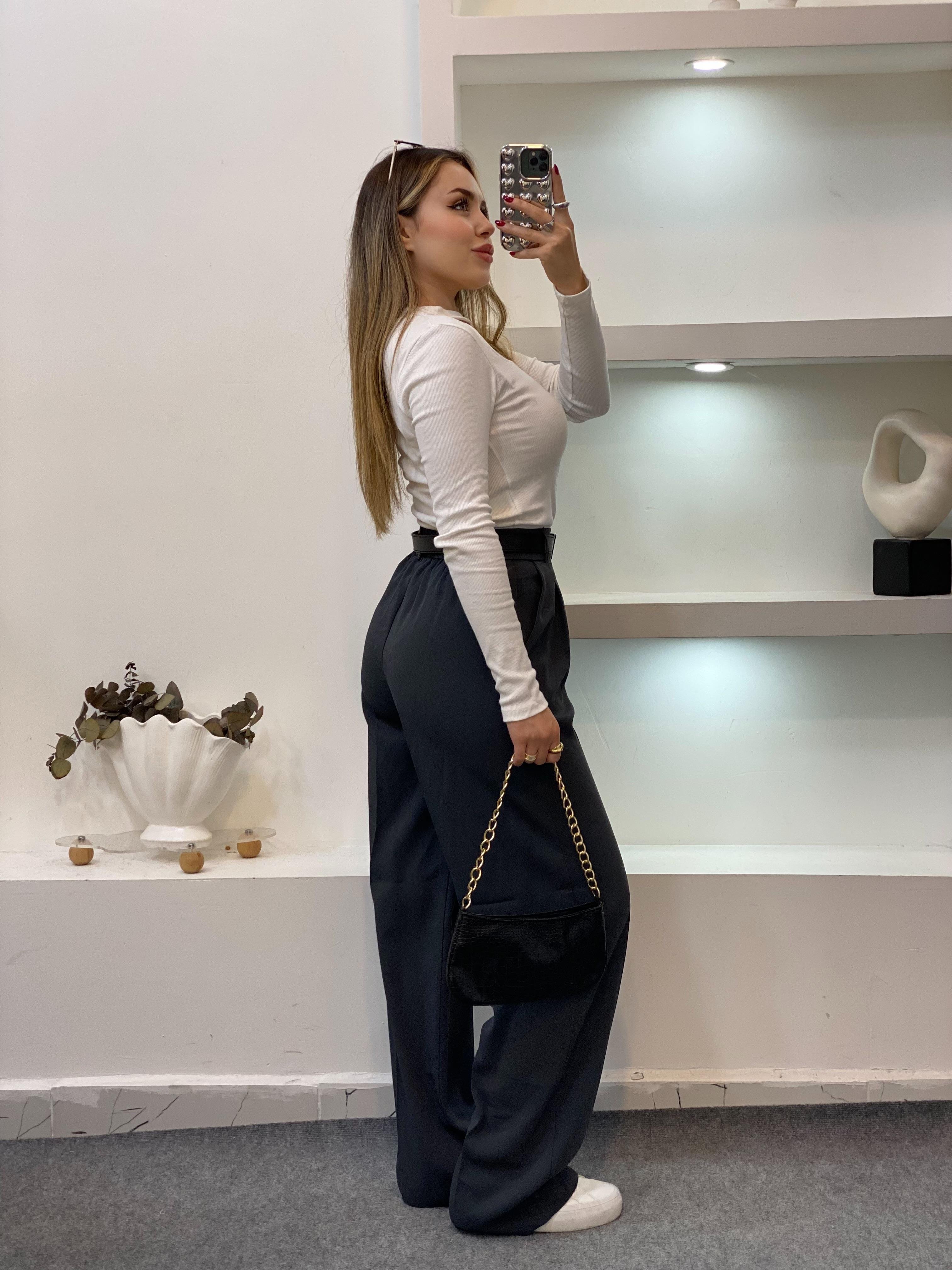 Beyaz Yaka Pencereli Fitilli Basic Bluz