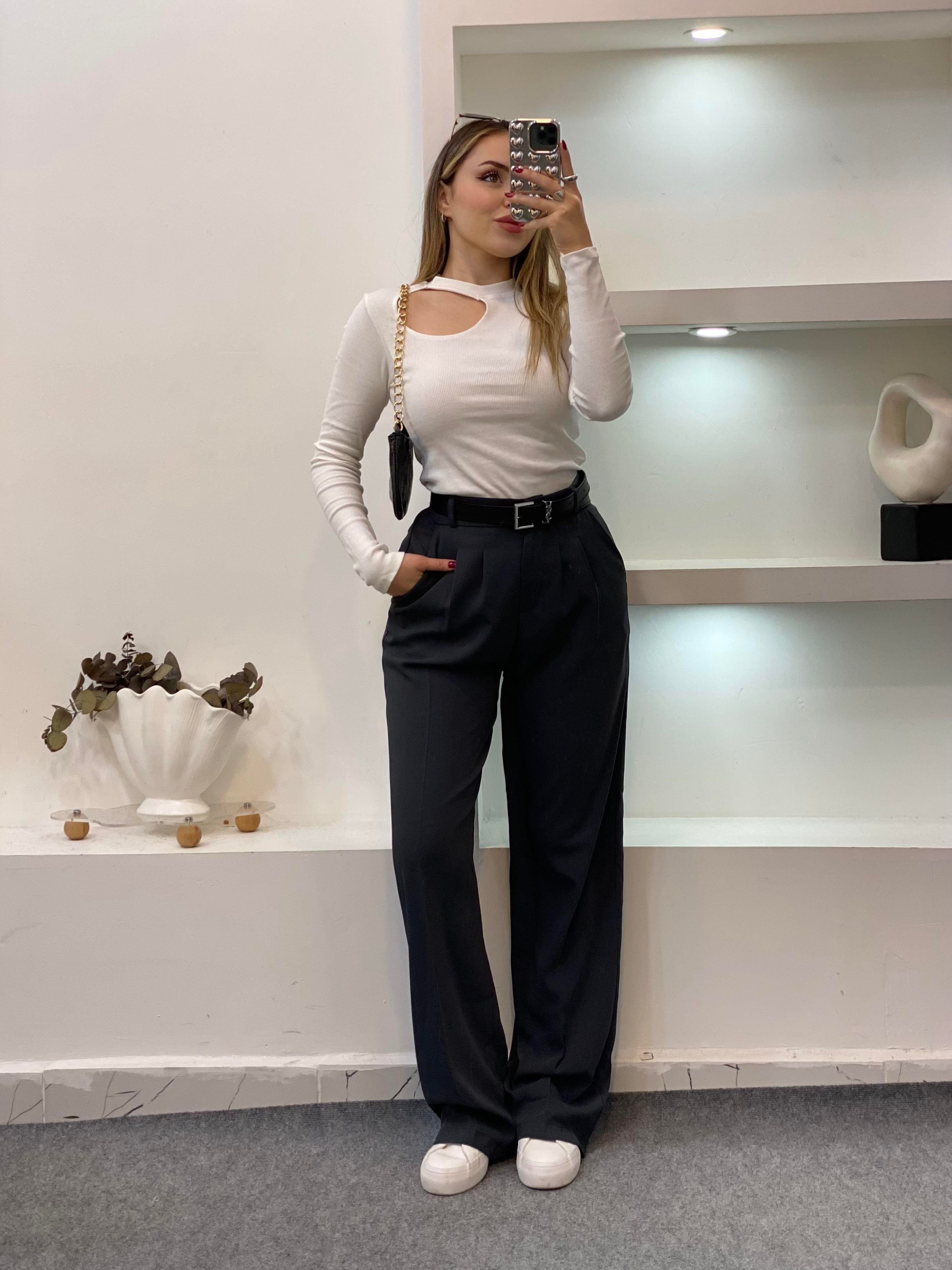 Beyaz Yaka Pencereli Fitilli Basic Bluz