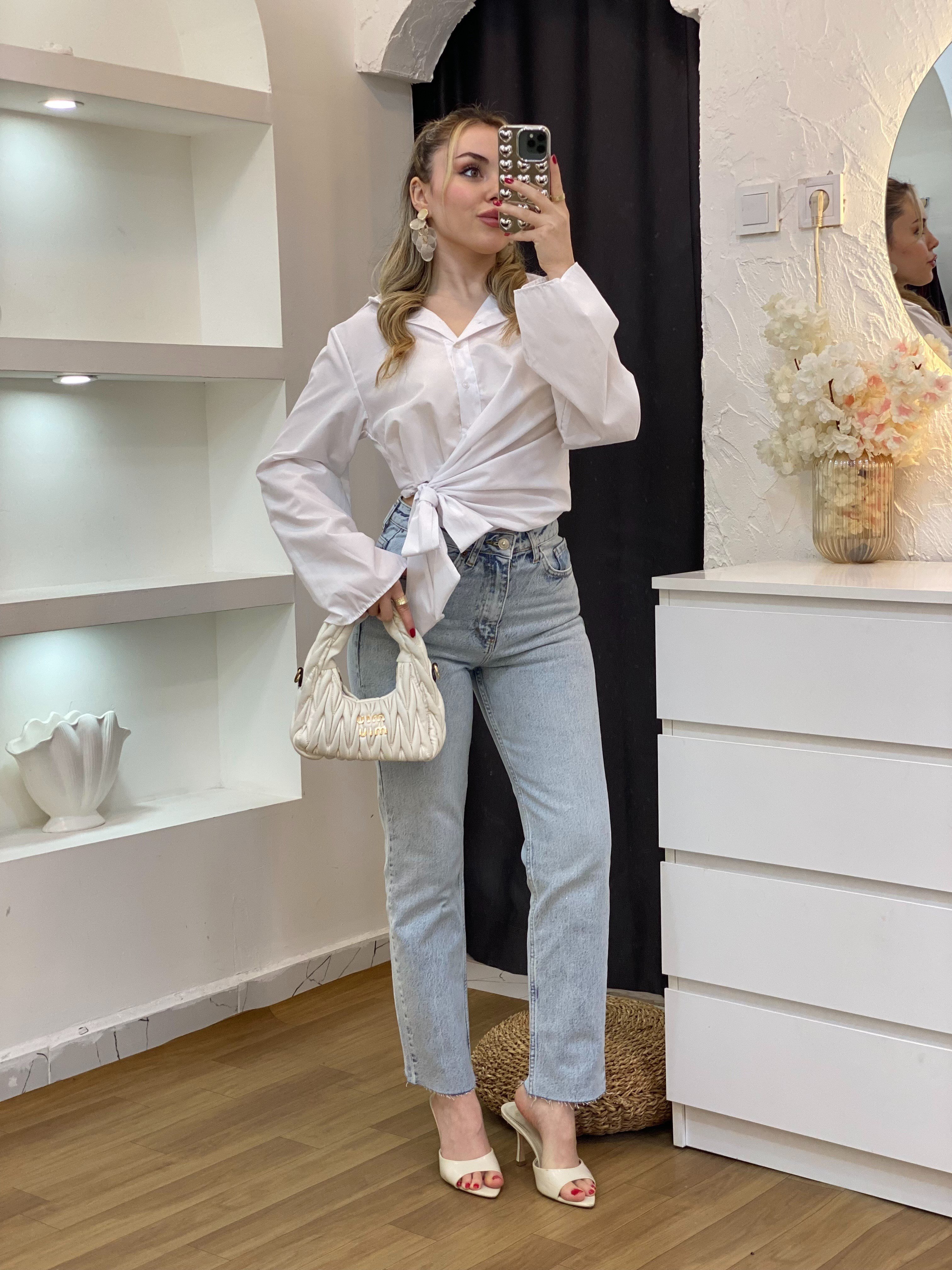 Beyaz Yanı Bağlamalı Model Gömlek 