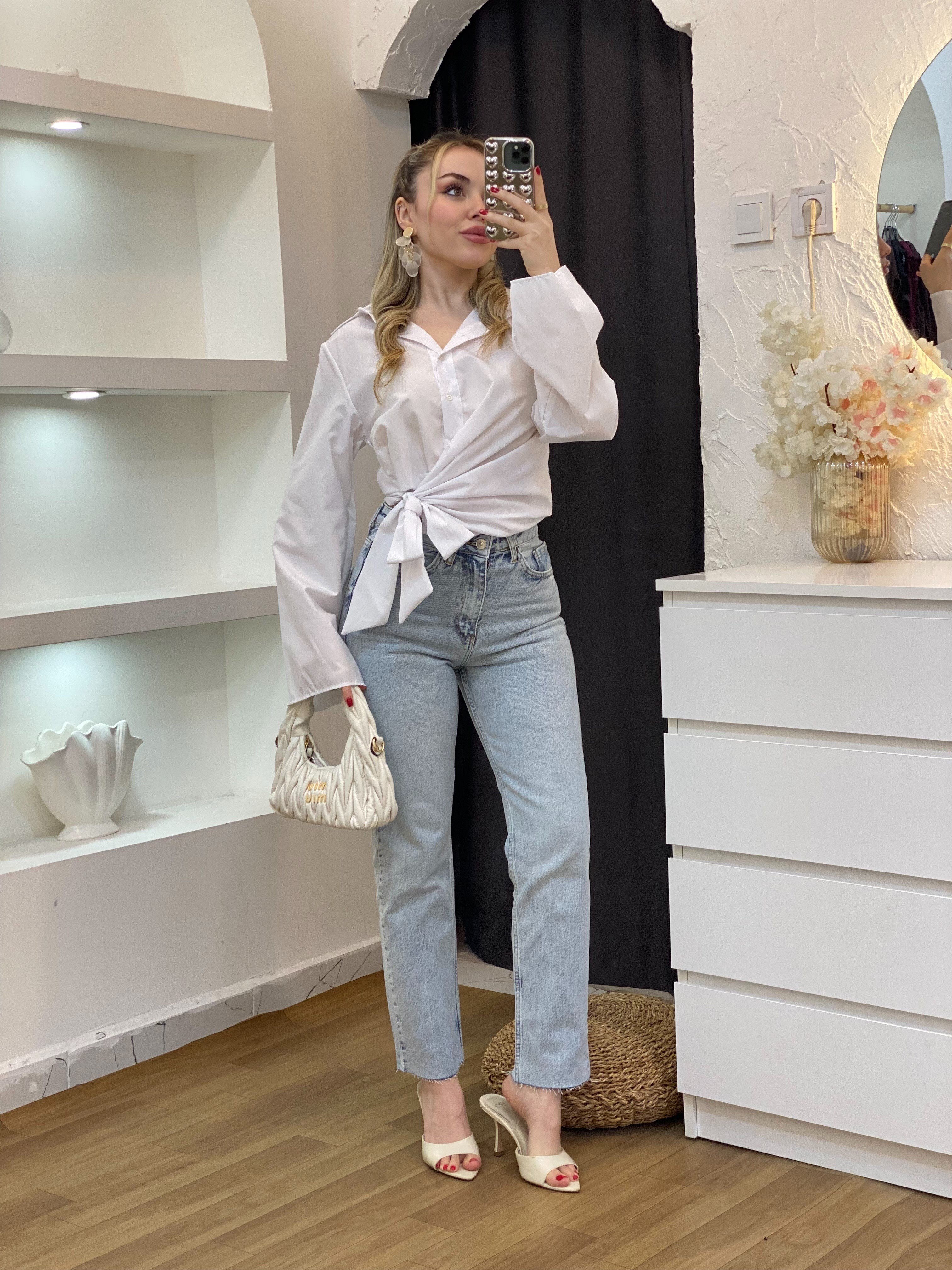 Beyaz Yanı Bağlamalı Model Gömlek 