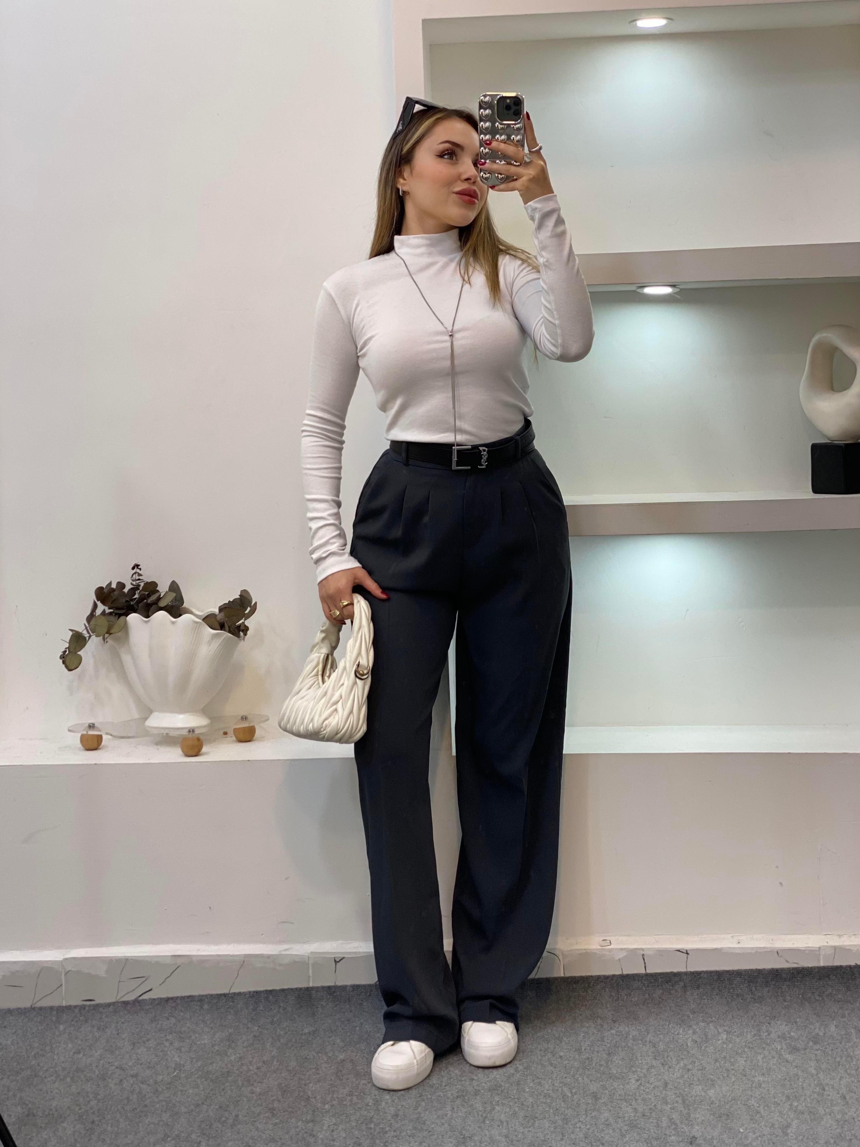 Beyaz Yarım Boğazlı Modal Kumaş Basic Bluz