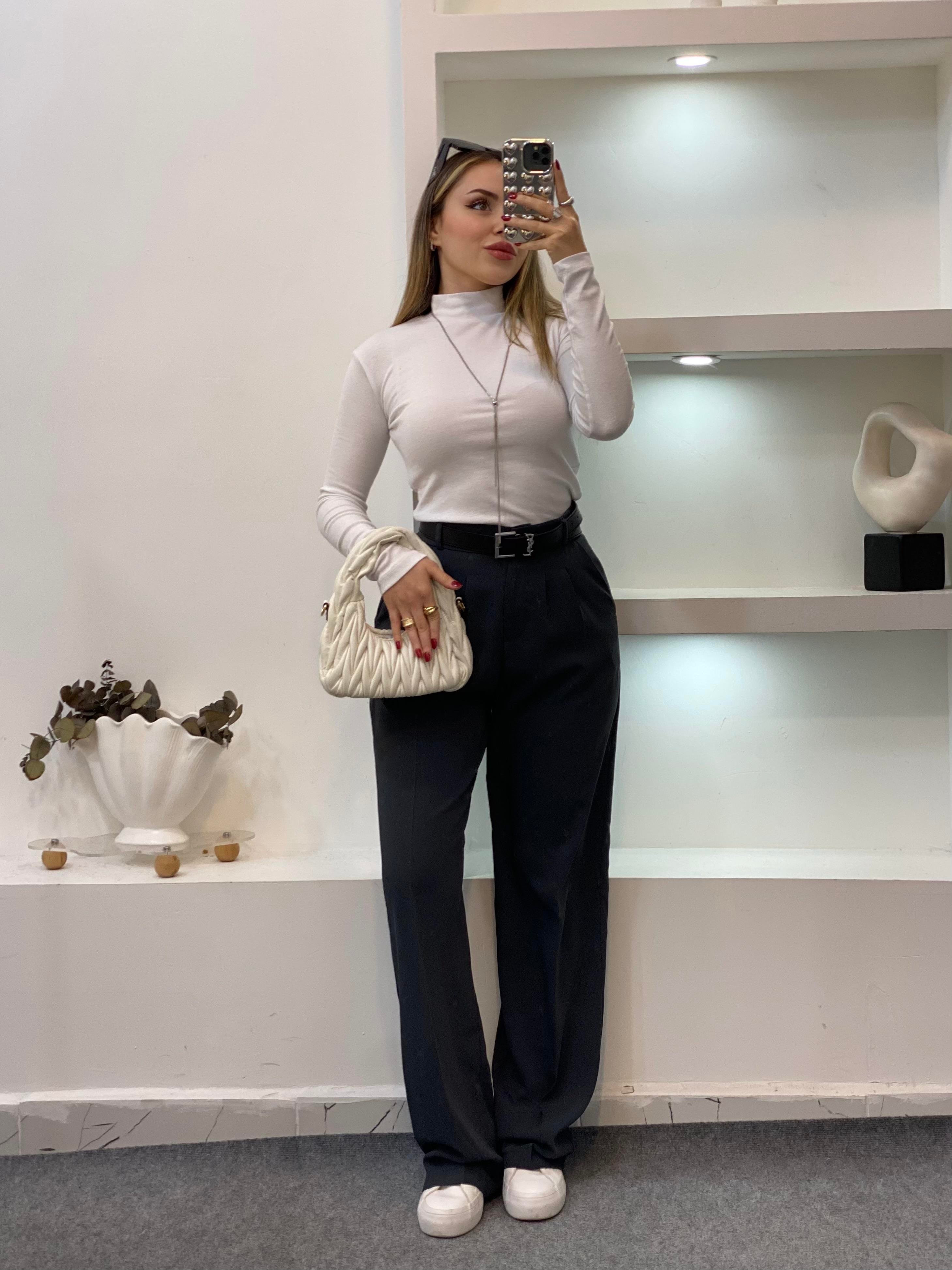 Beyaz Yarım Boğazlı Modal Kumaş Basic Bluz
