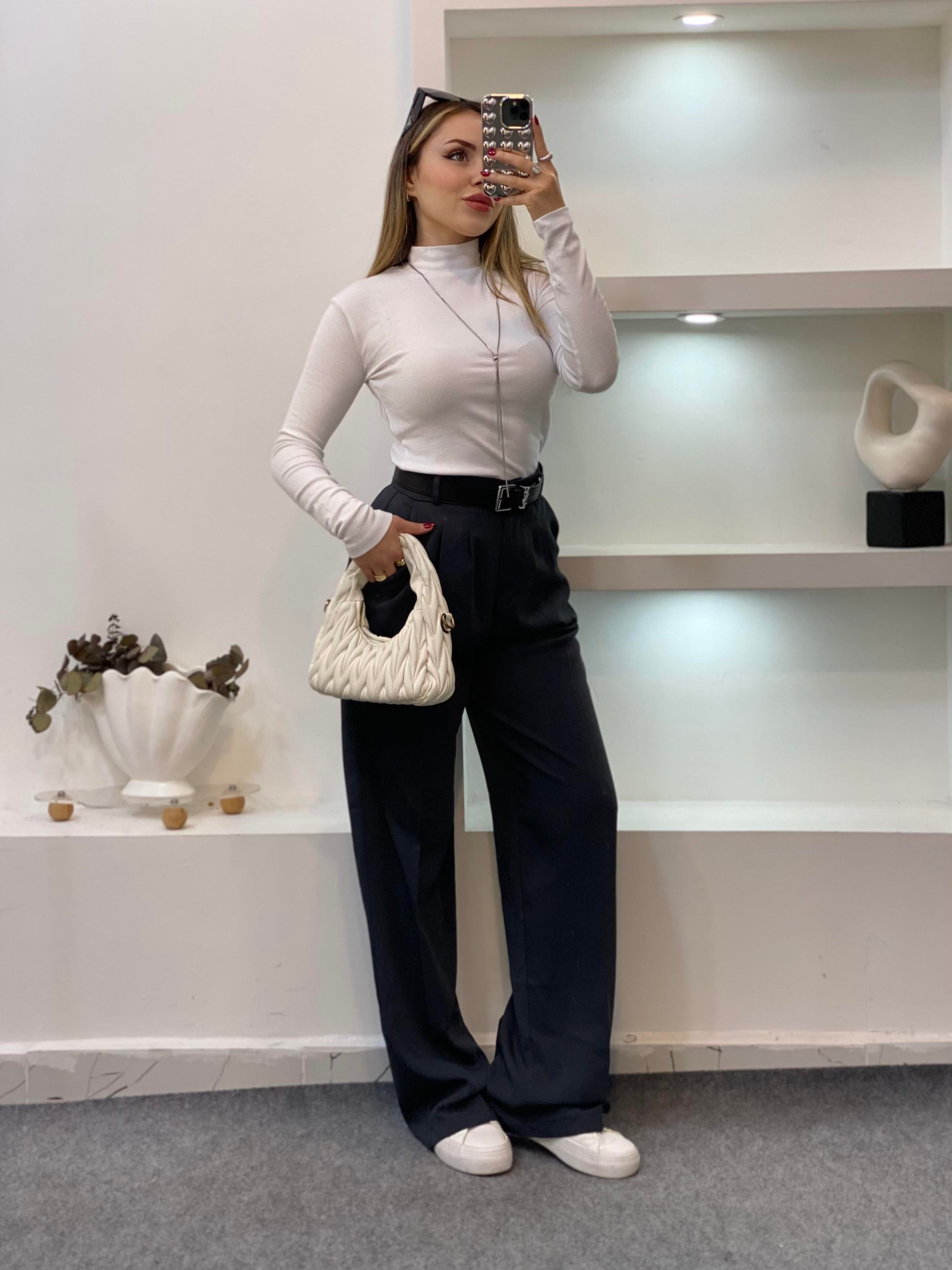 Beyaz Yarım Boğazlı Modal Kumaş Basic Bluz