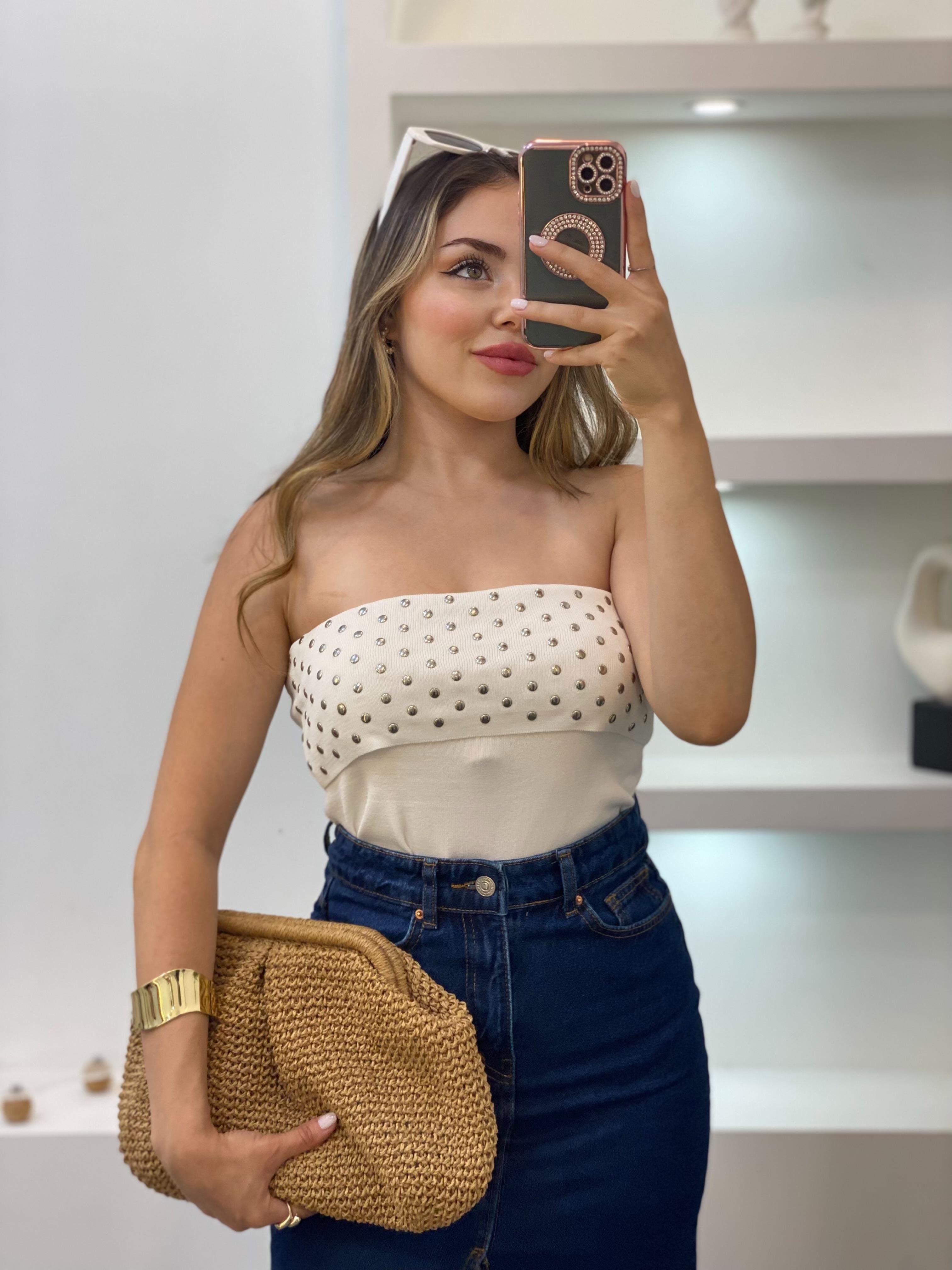 Beyaz Zımbalı Straplez Triko Bluz