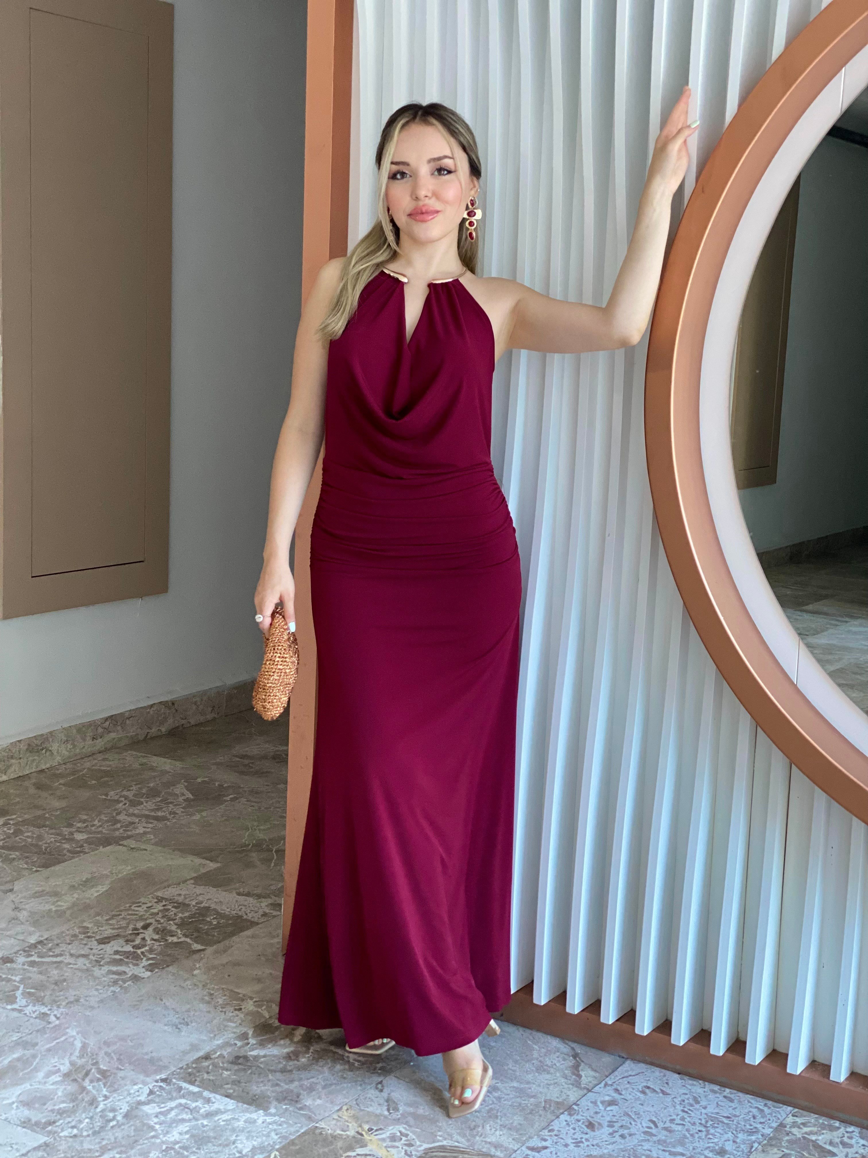 Bordo Fit Gösteren Gold Yaka Aksesuarlı Likralı Elbise