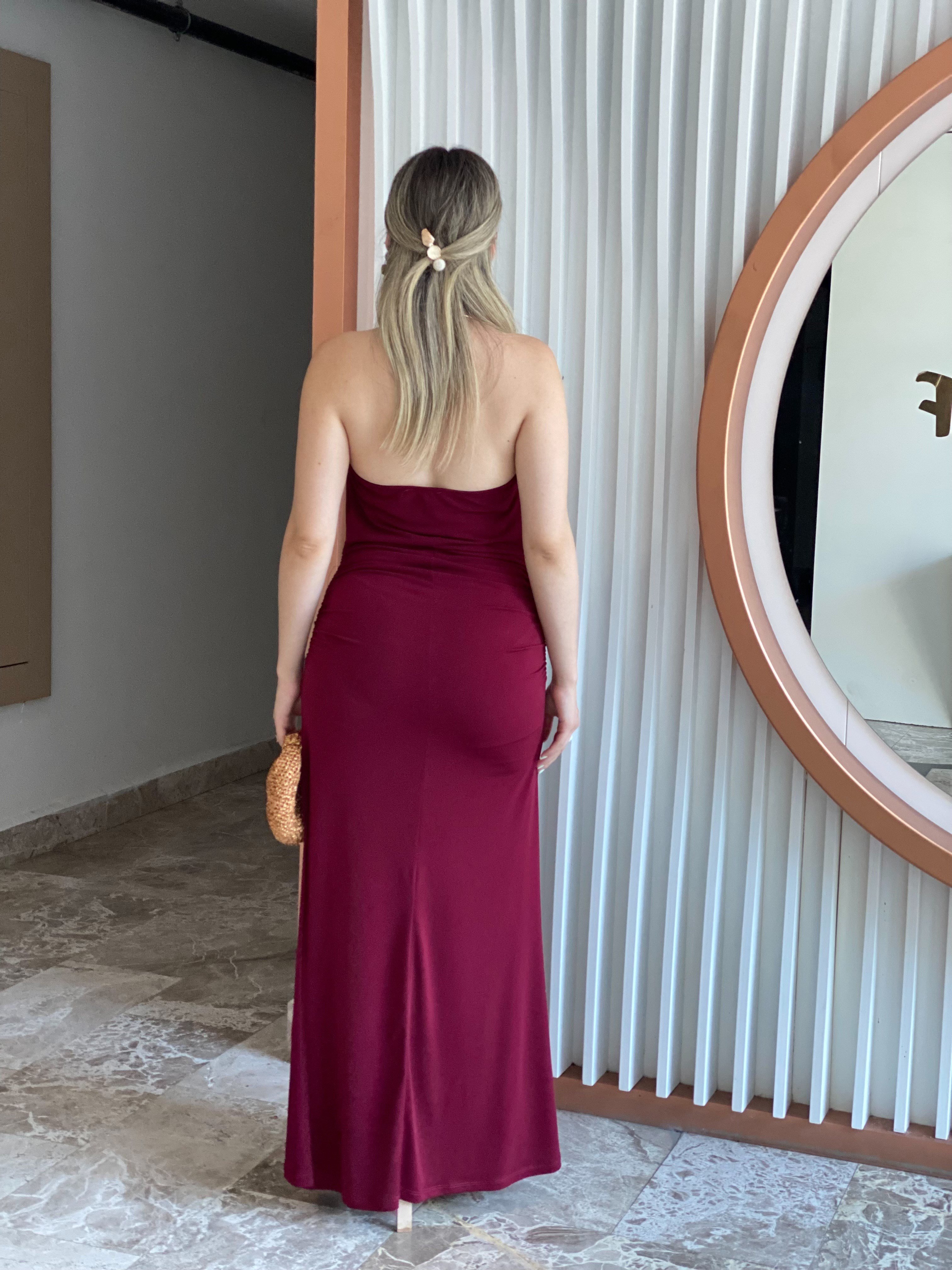 Bordo Fit Gösteren Gold Yaka Aksesuarlı Likralı Elbise
