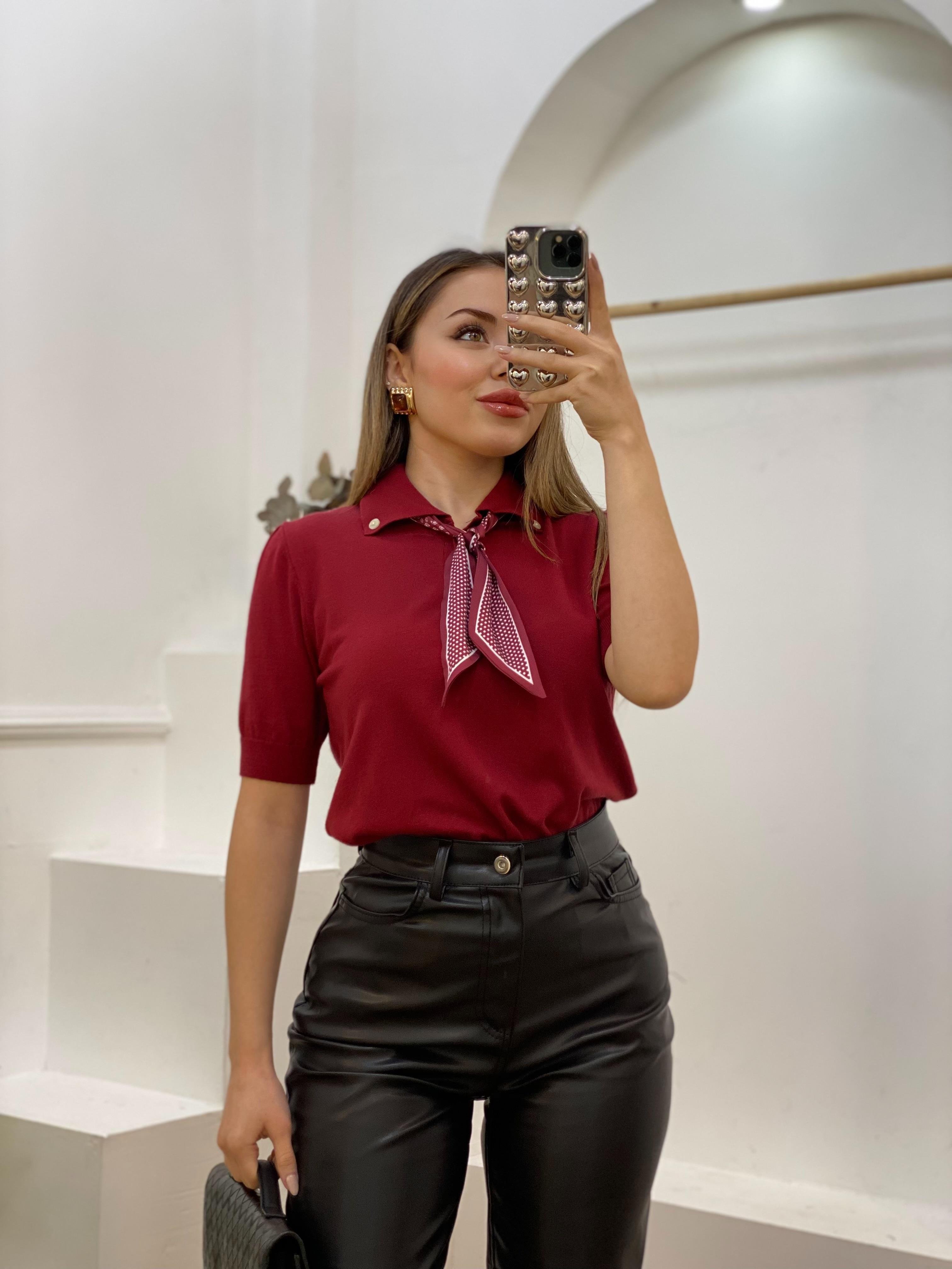 Bordo Fularlı Polo Yaka Triko 
