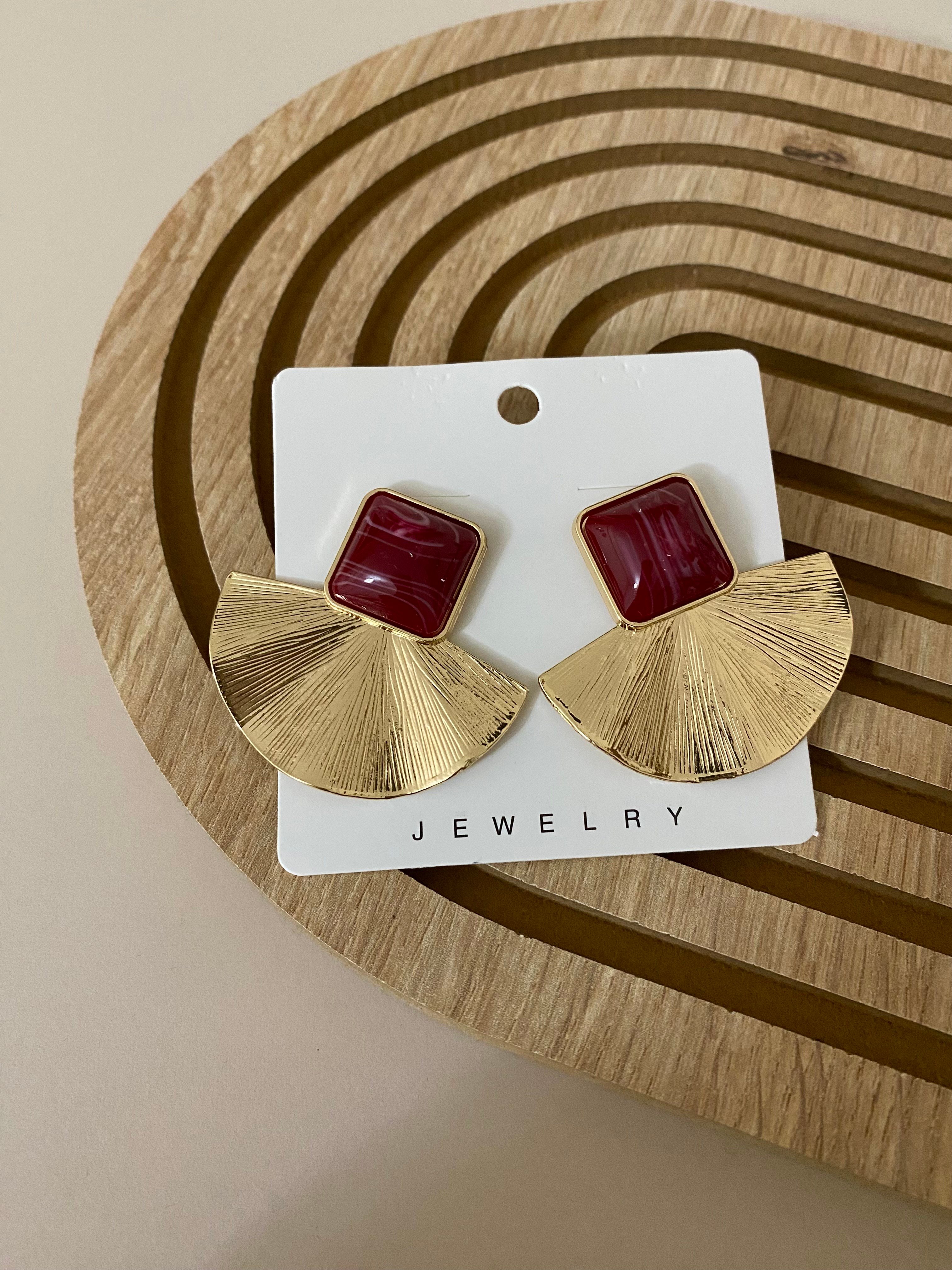 Bordo Taşlı Yelpaze Küpe 