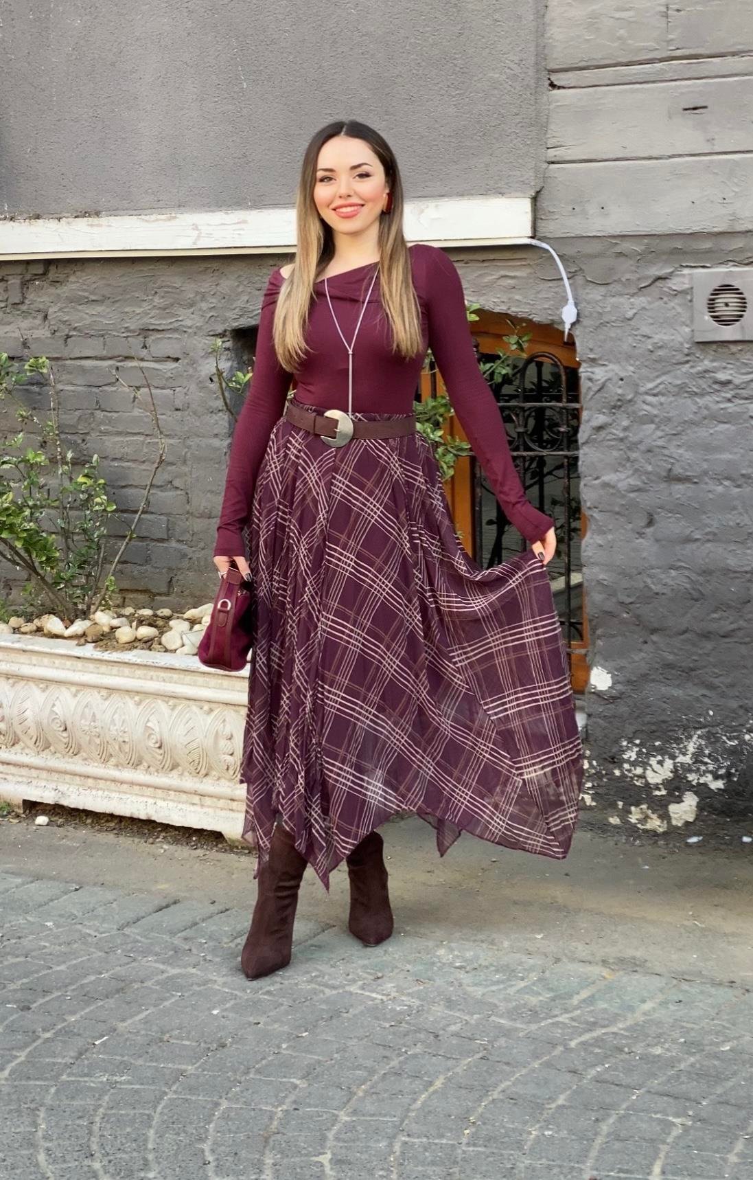 Bordo Yaka Düğüm Detaylı Bluz