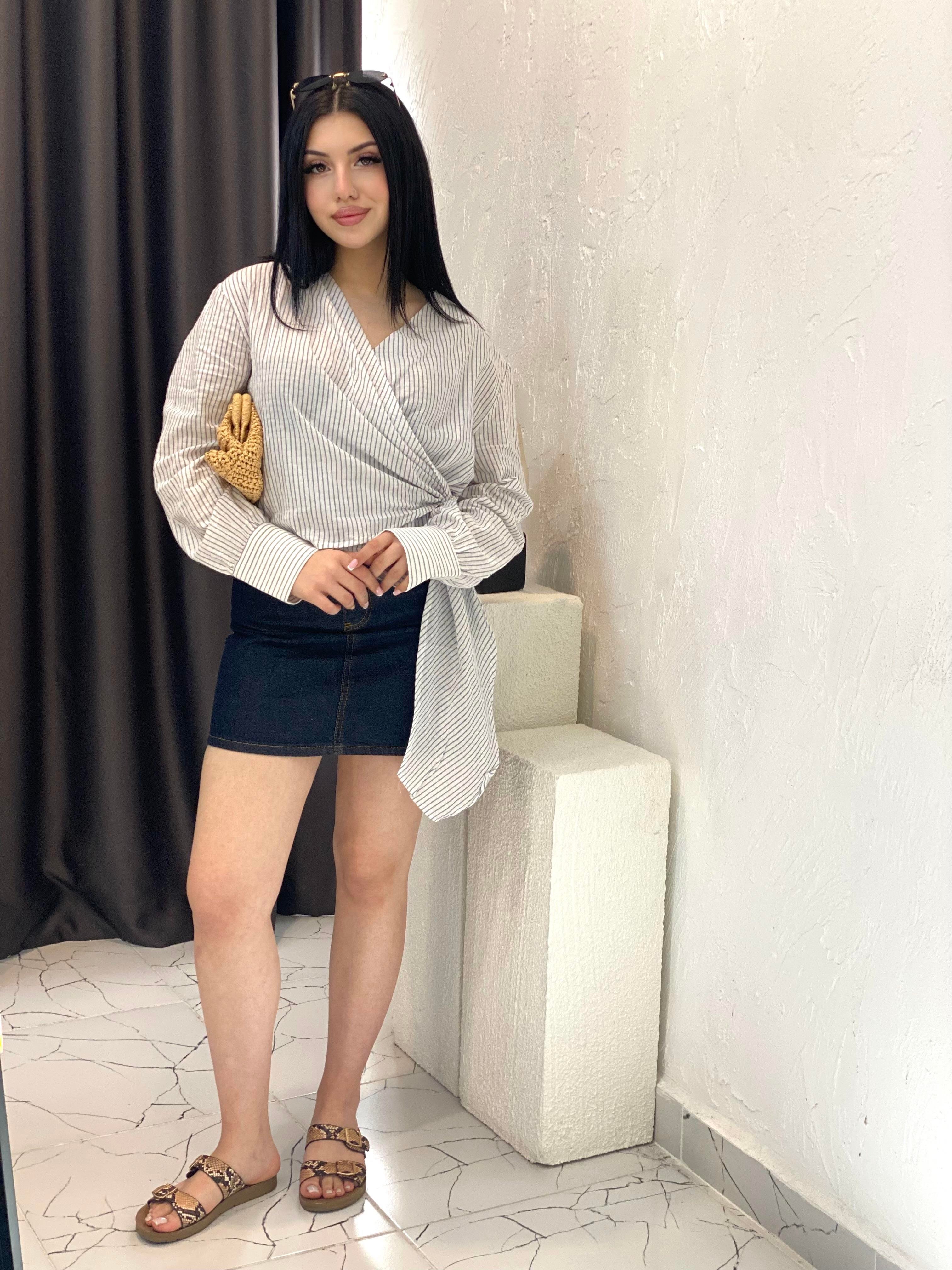 FLW Marka Bağlamalı Model Gömlek 