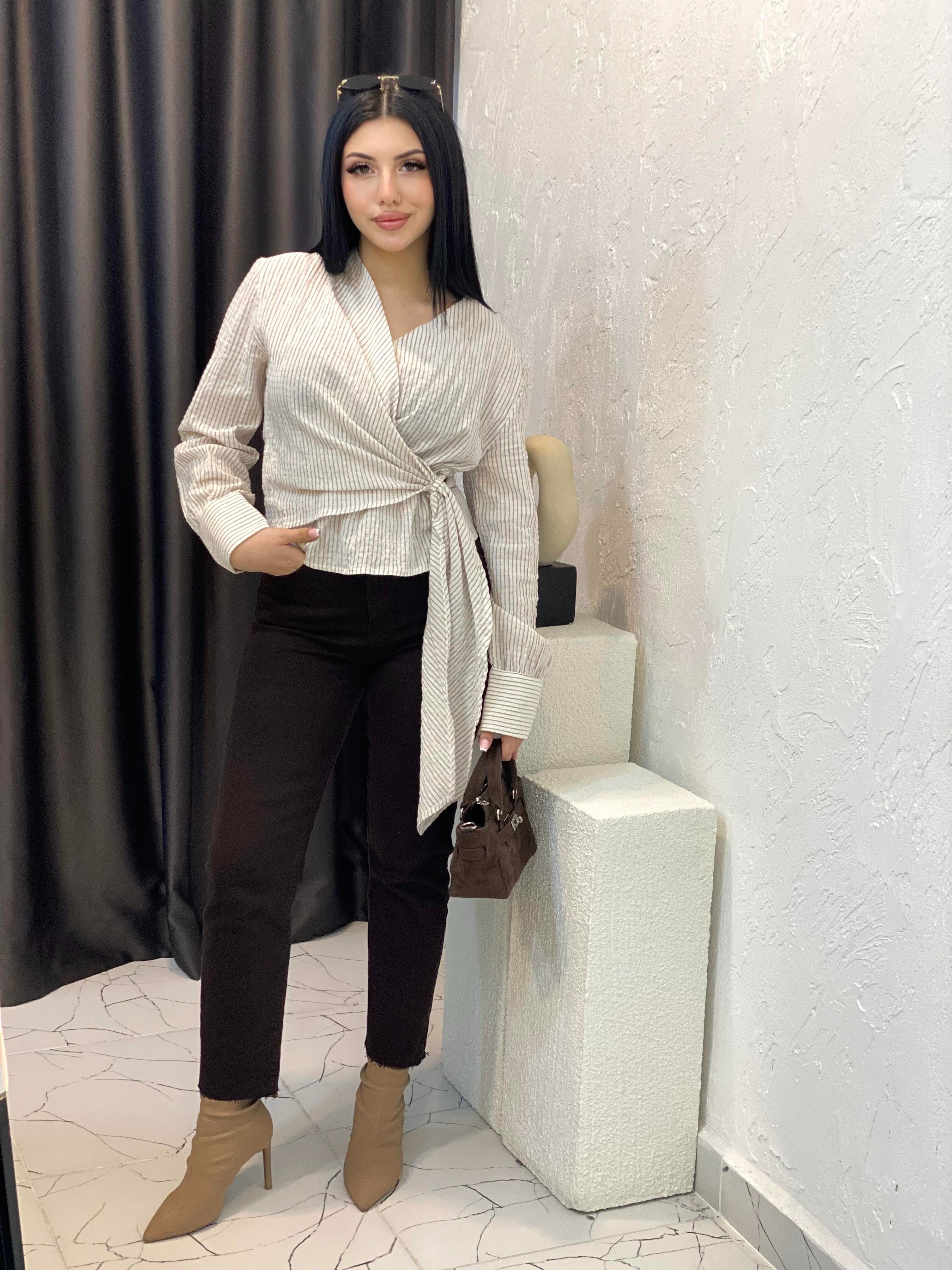 FLW Marka Bağlamalı Model Gömlek 