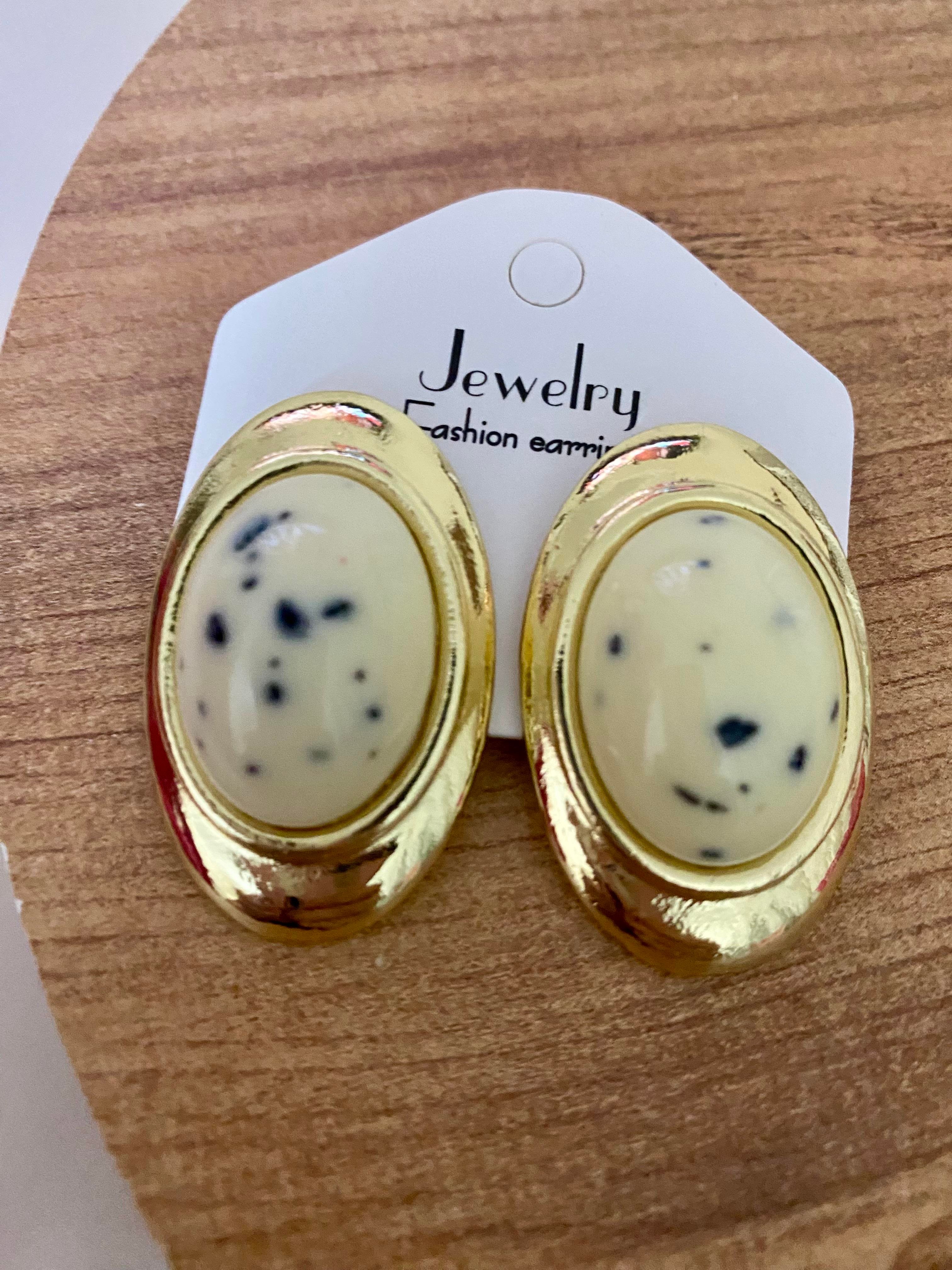 Gold Bej Mineli Taşlı Küpe