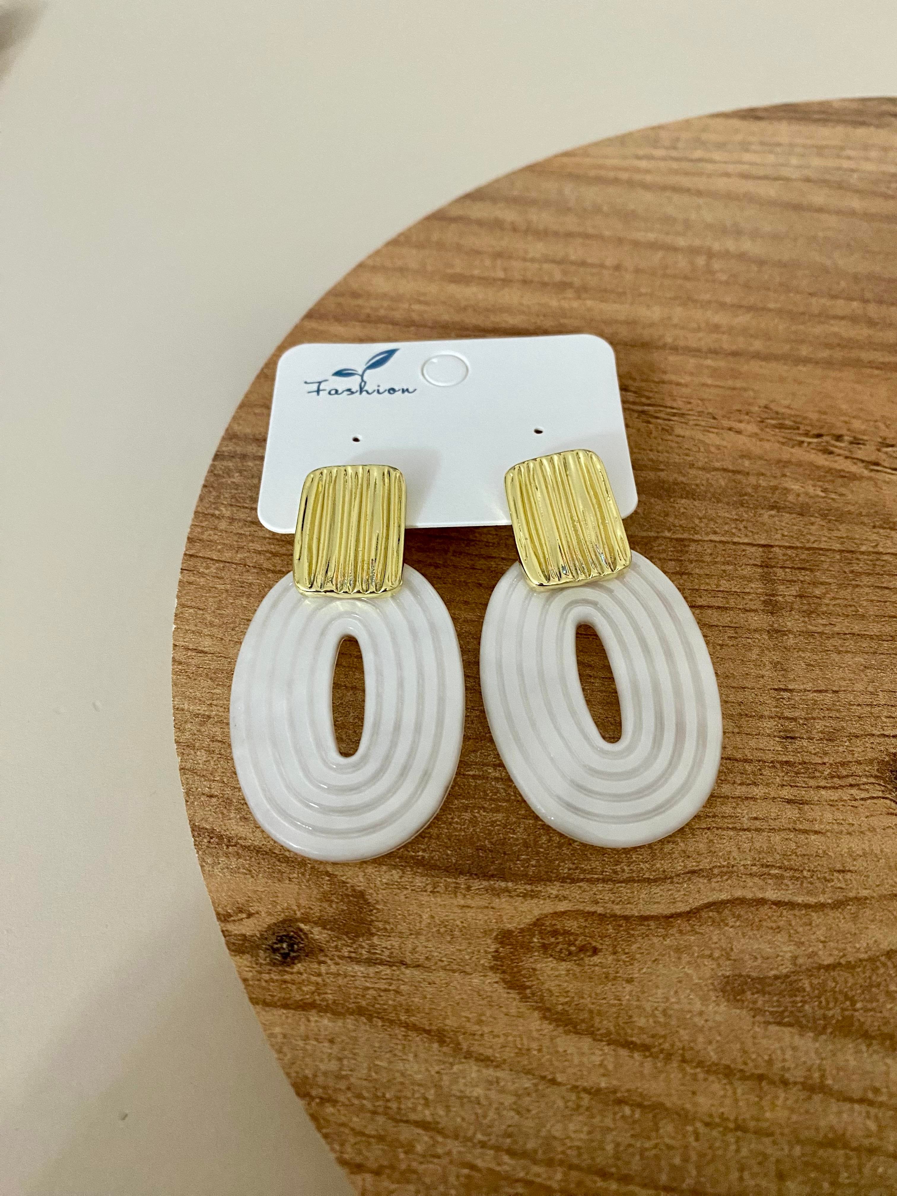 Gold Beyaz Oval Küpe 