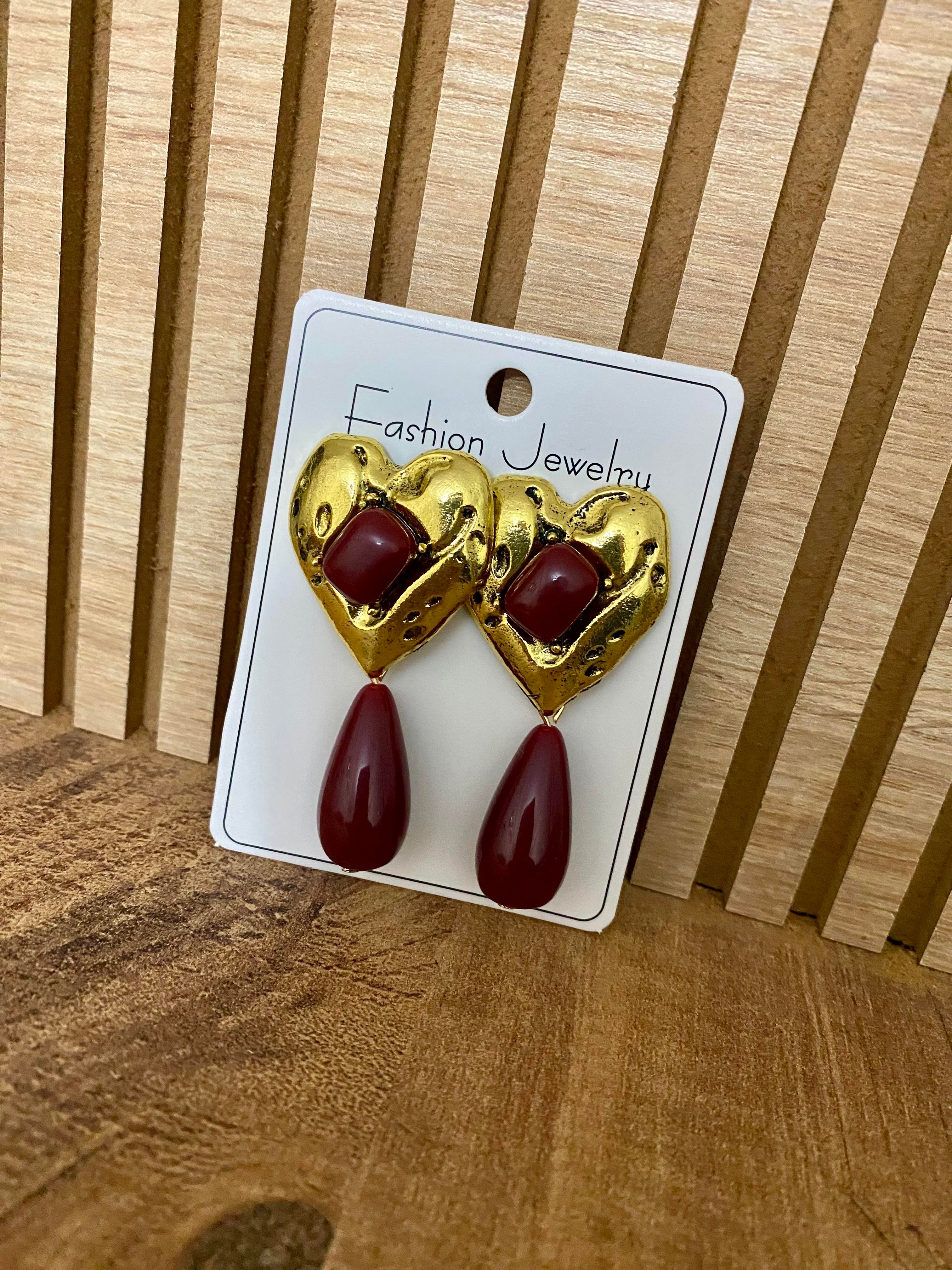 Gold Bordo Marka Model Sallantılı Kalp Küpe