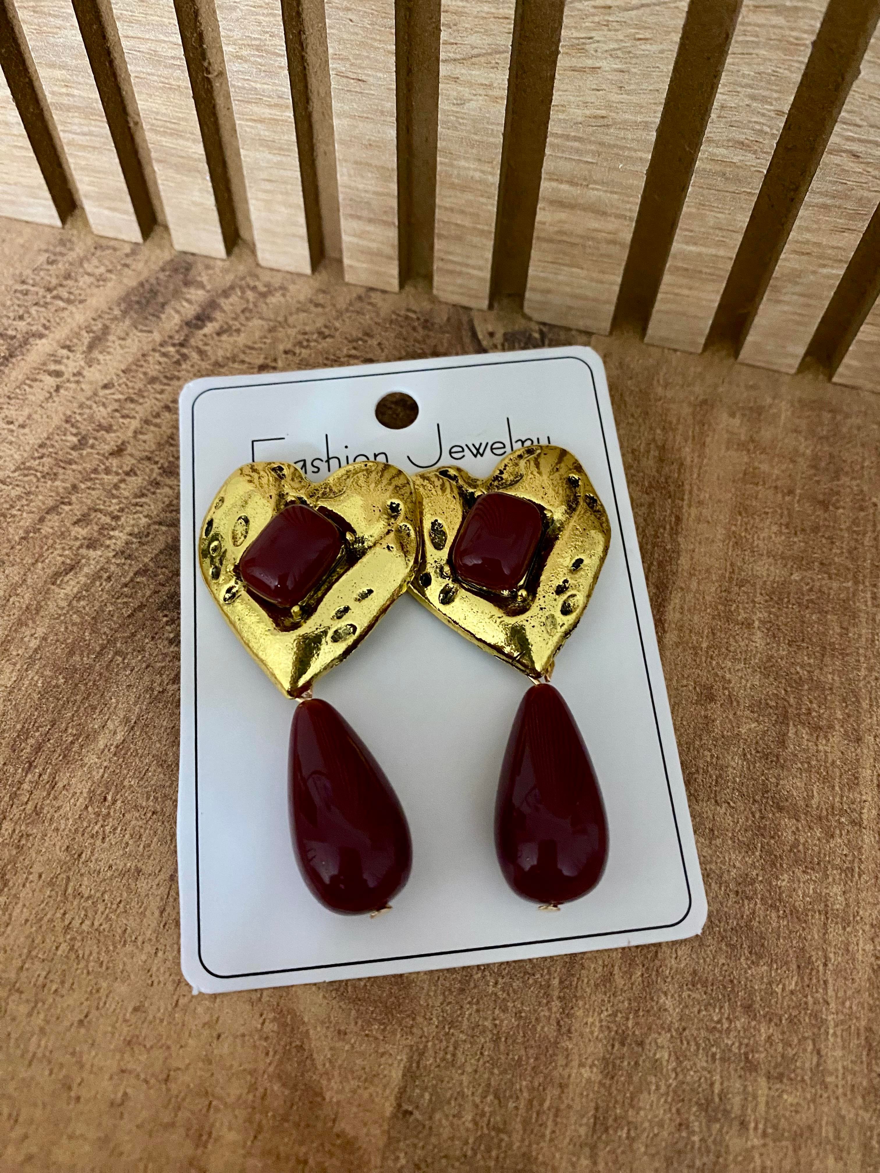 Gold Bordo Marka Model Sallantılı Kalp Küpe