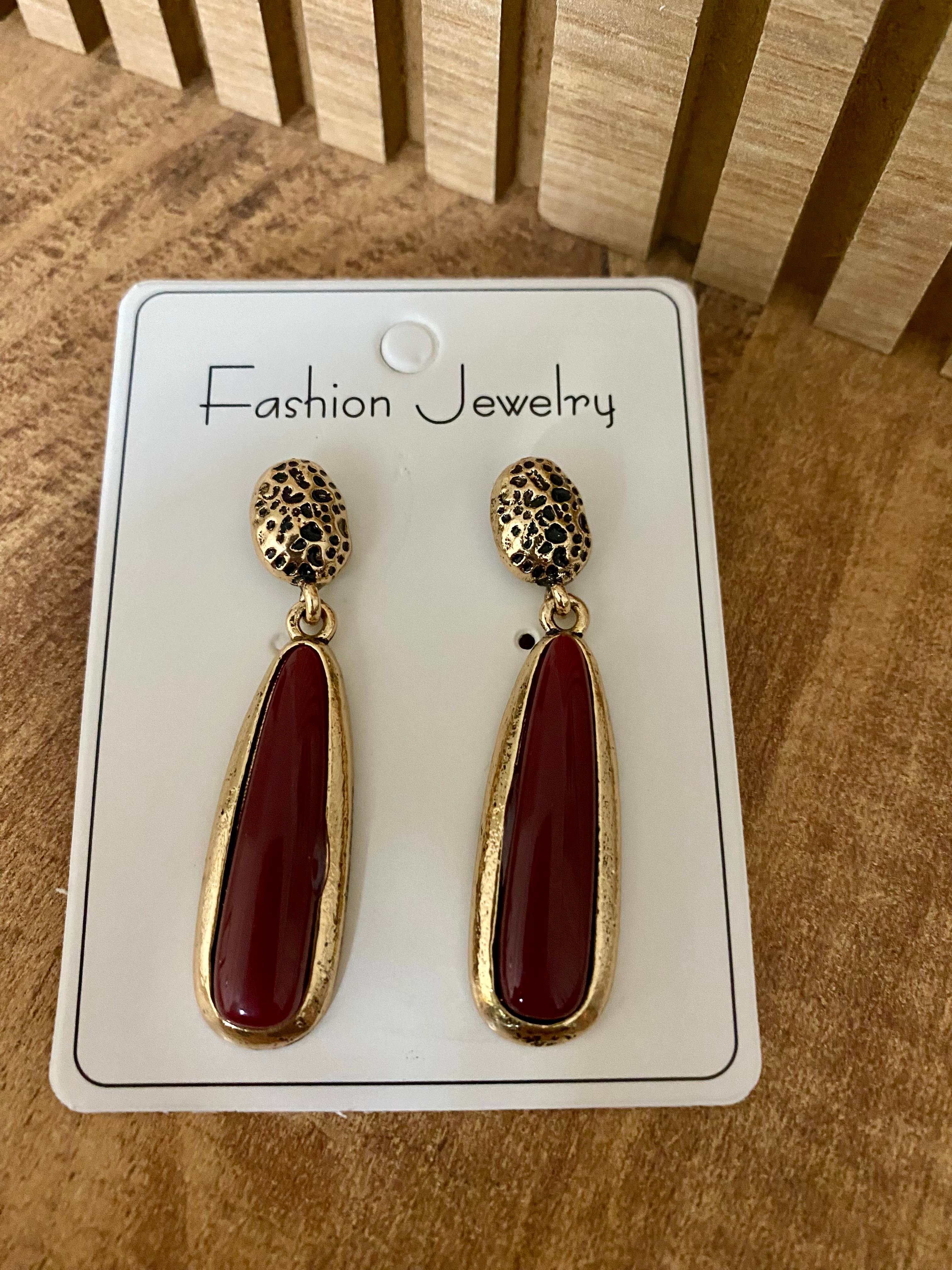 Gold Bordo Marka Model Sallantılı Küpe