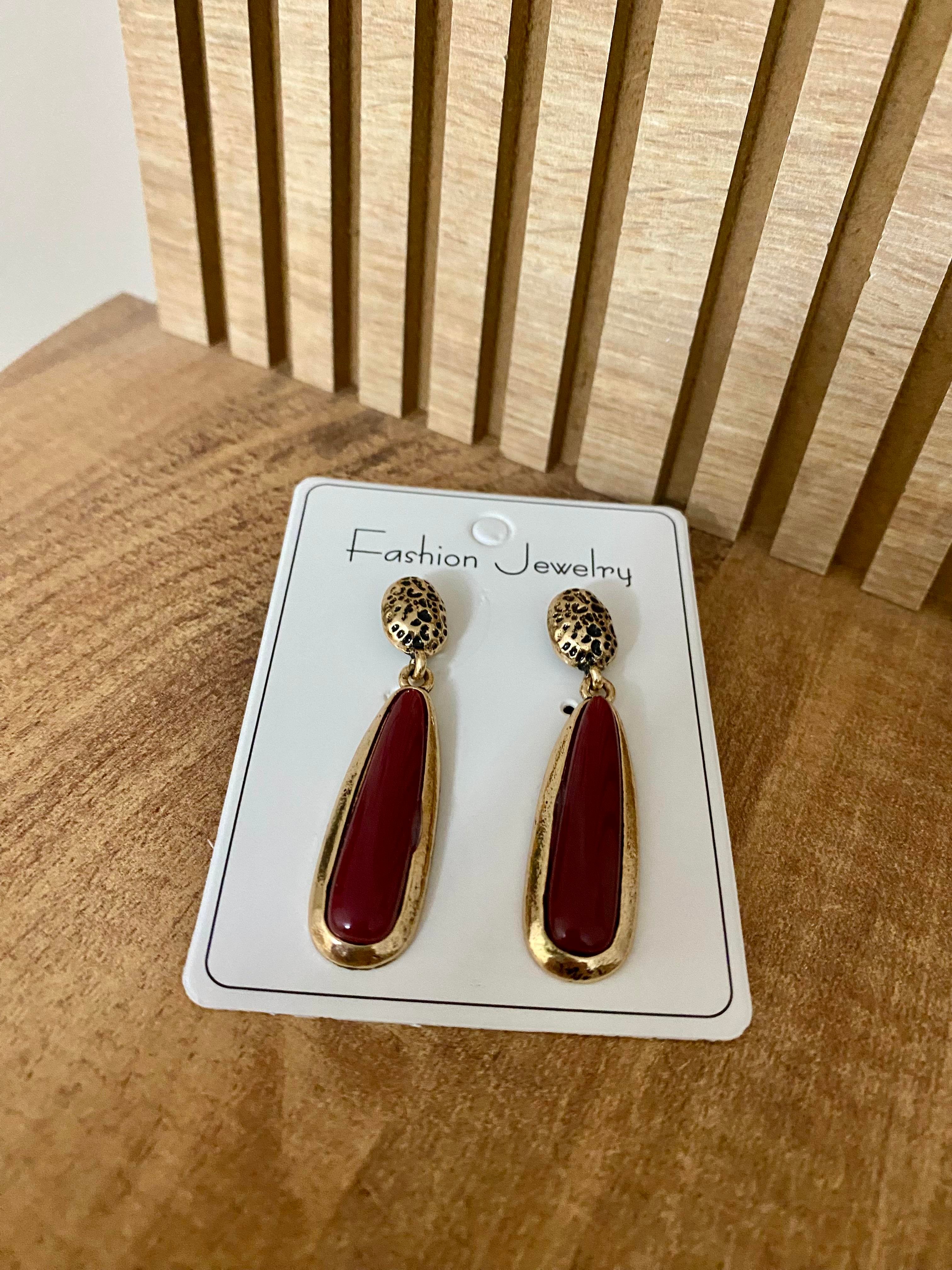Gold Bordo Marka Model Sallantılı Küpe