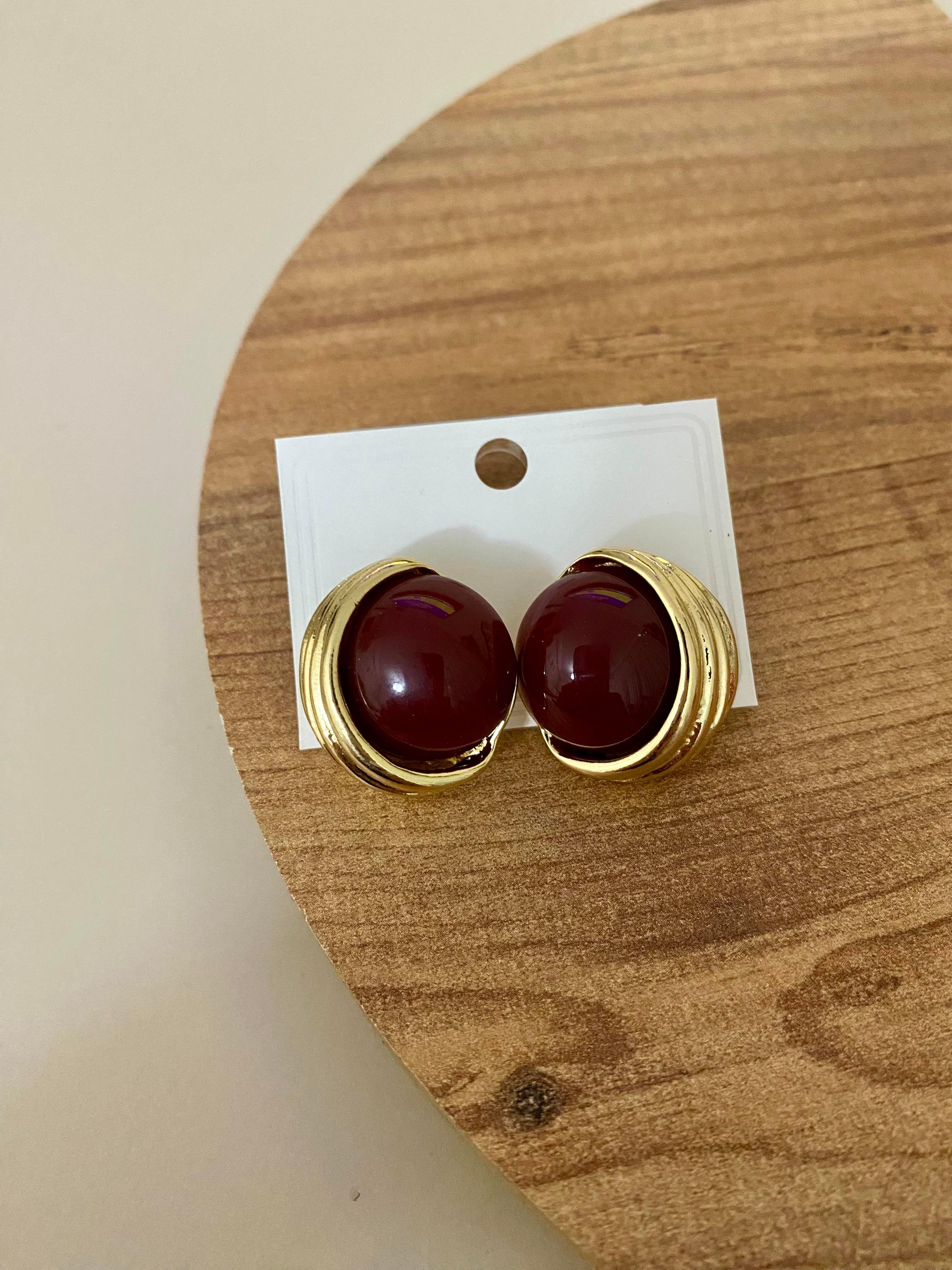 Gold Bordo Mineli Düğme Model Küpe