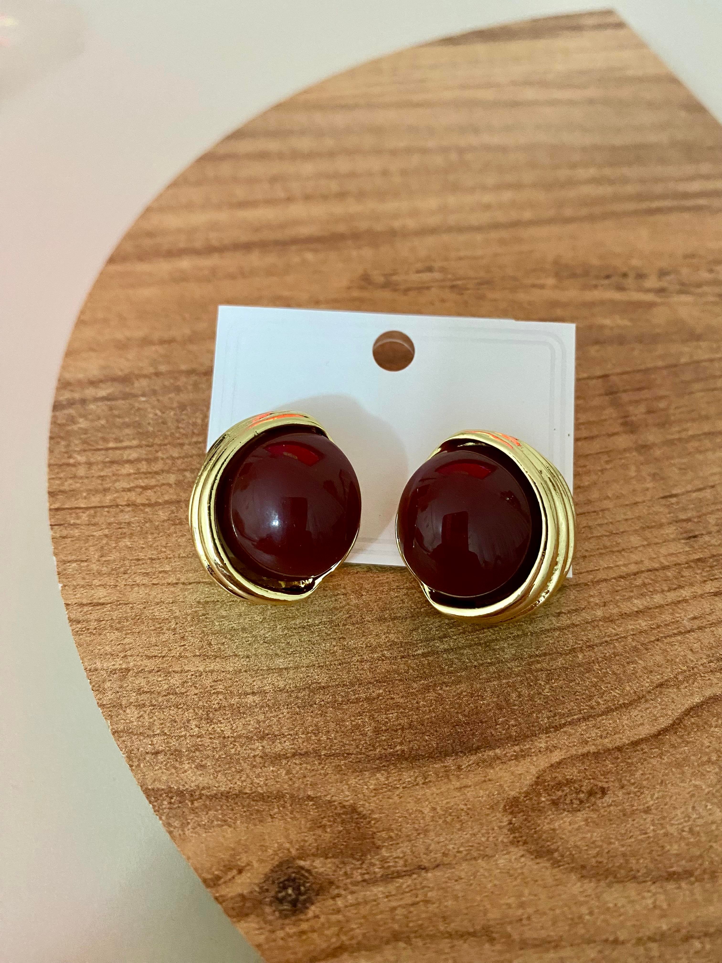 Gold Bordo Mineli Düğme Model Küpe