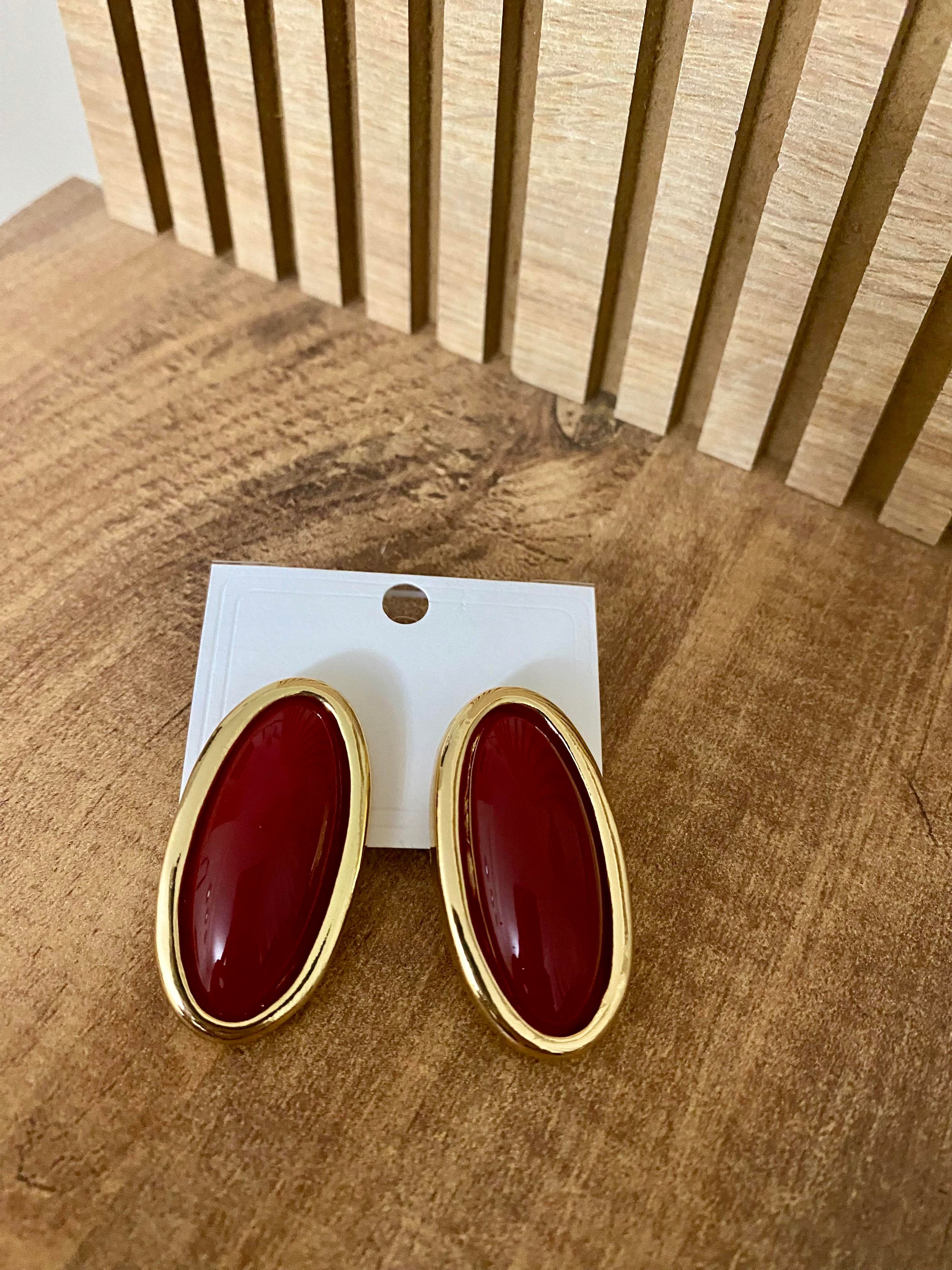 Gold Bordo Taşlı Marka Model Küpe
