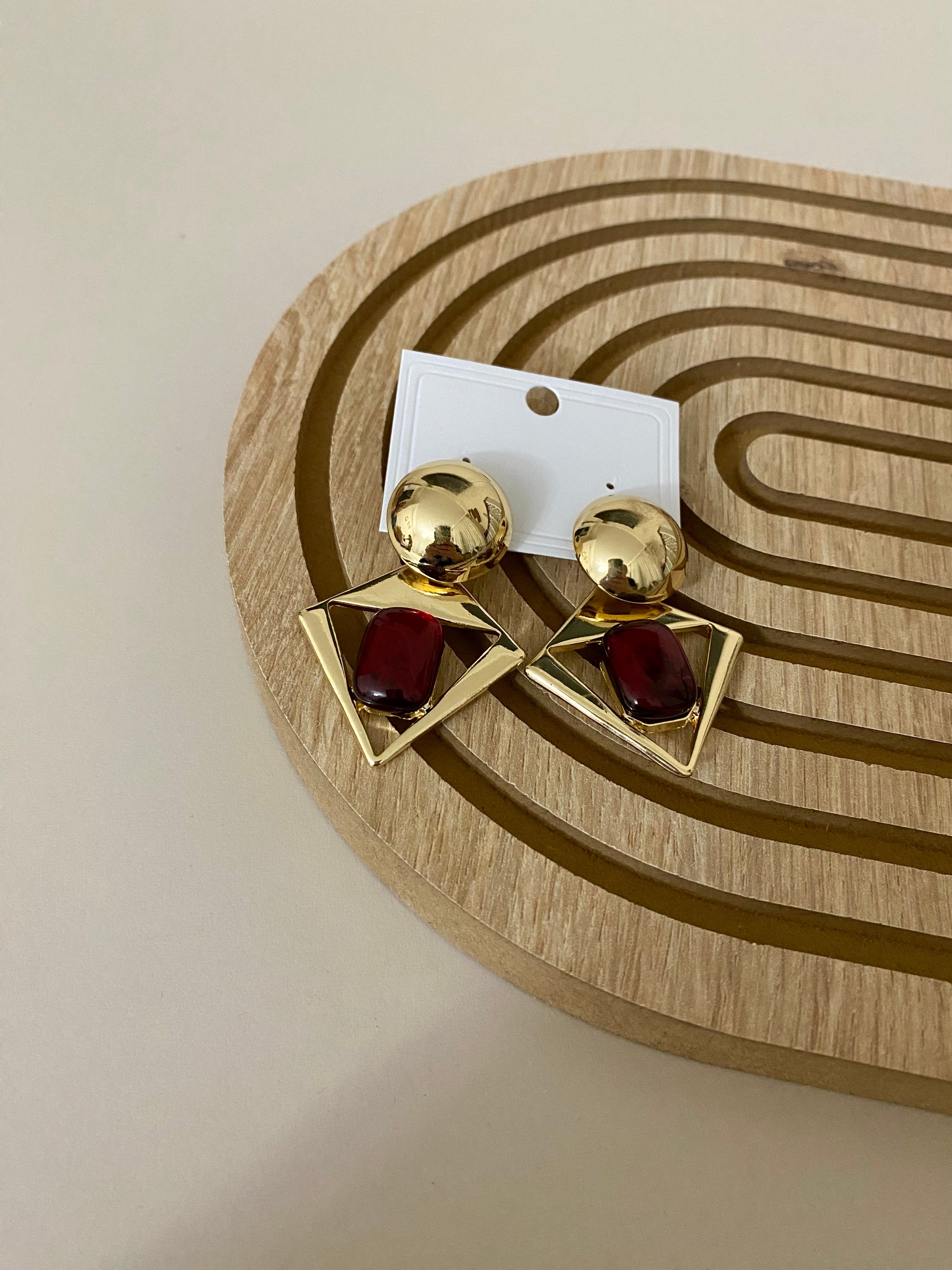 Gold Geometrik Taşlı Küpe 