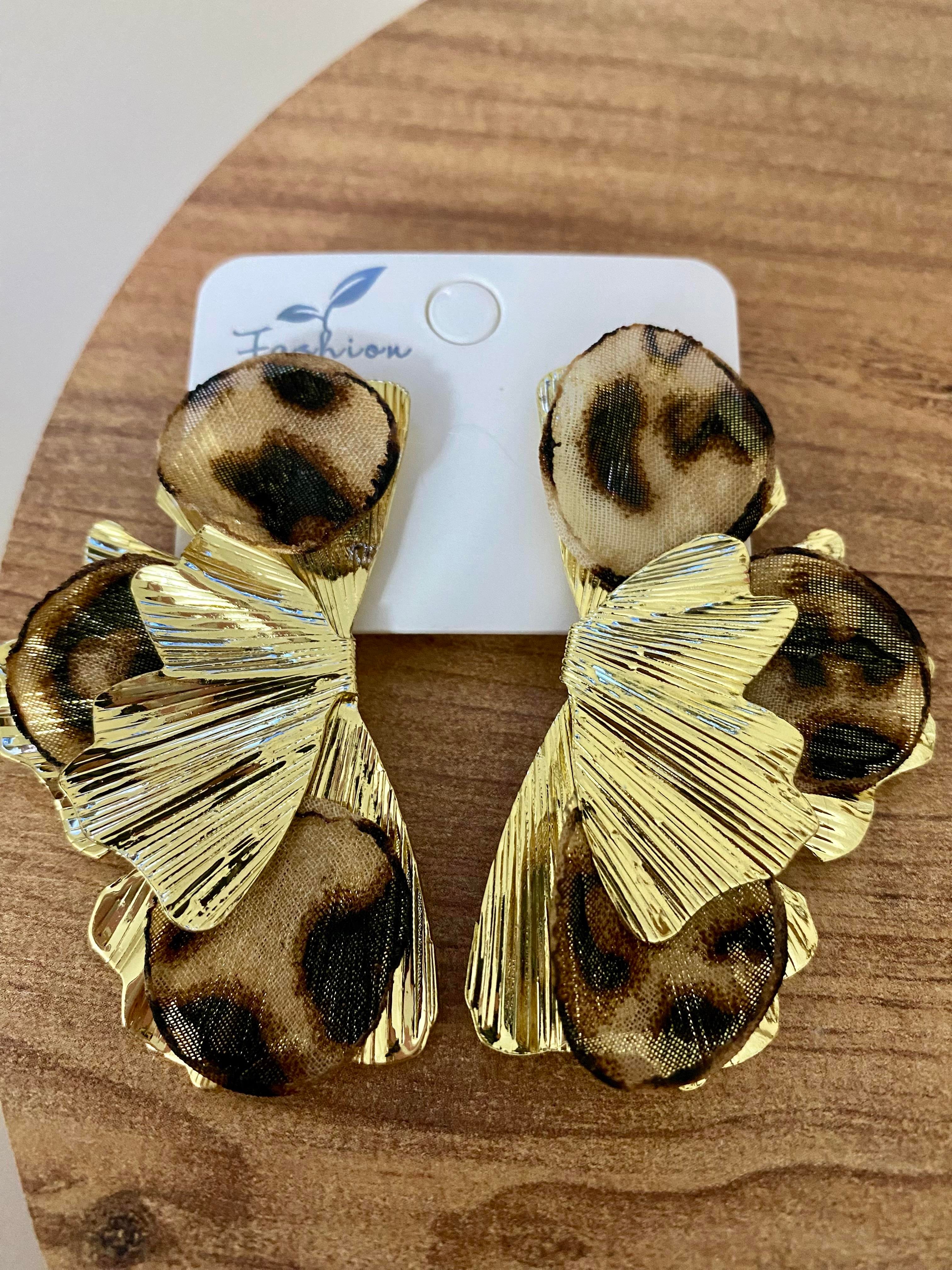 Gold Leo Desen Tül Detay Yaprak Küpe