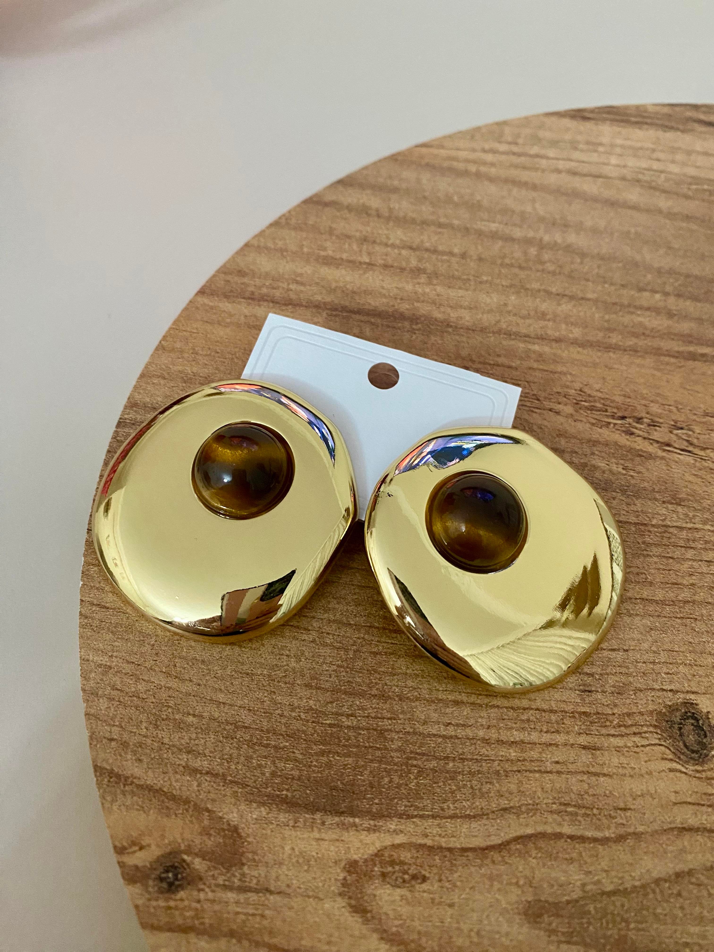 Gold Oval Kahve Mineli Küpe 