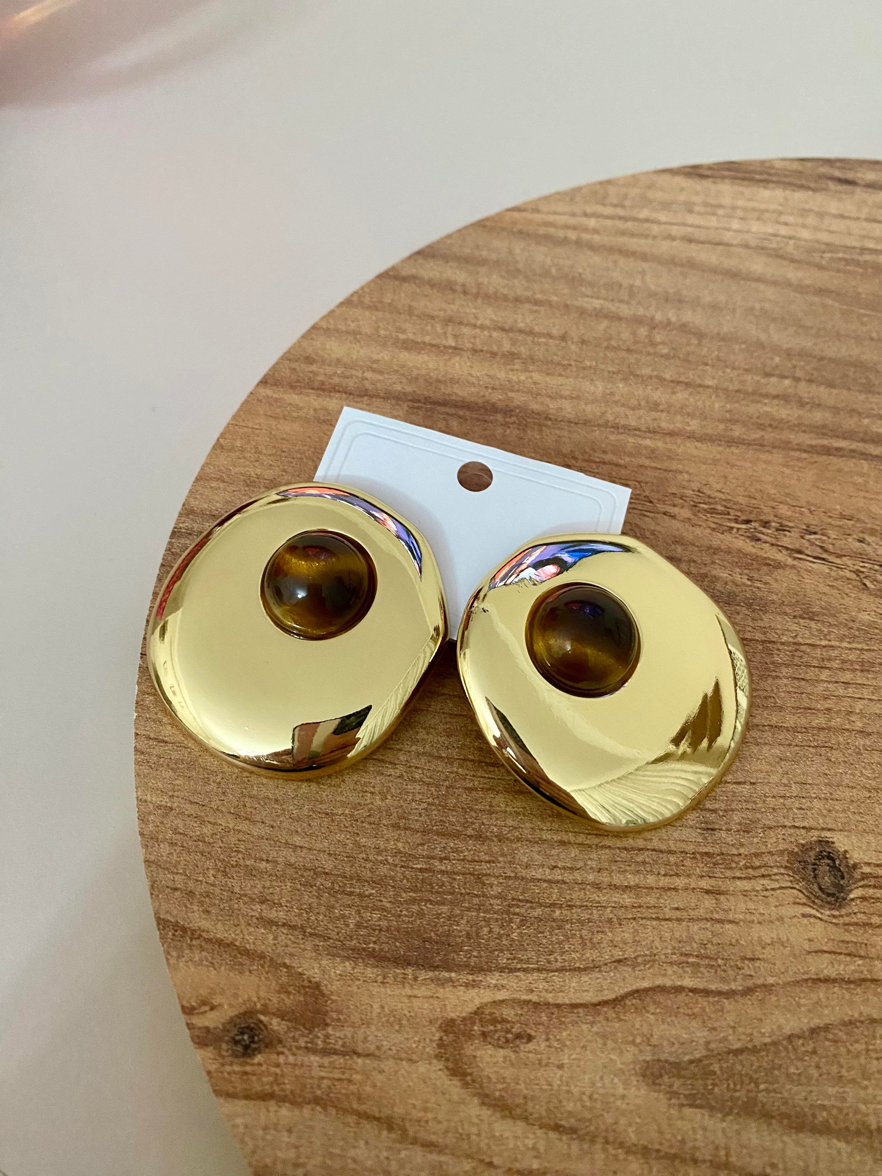 Gold Oval Kahve Mineli Küpe 