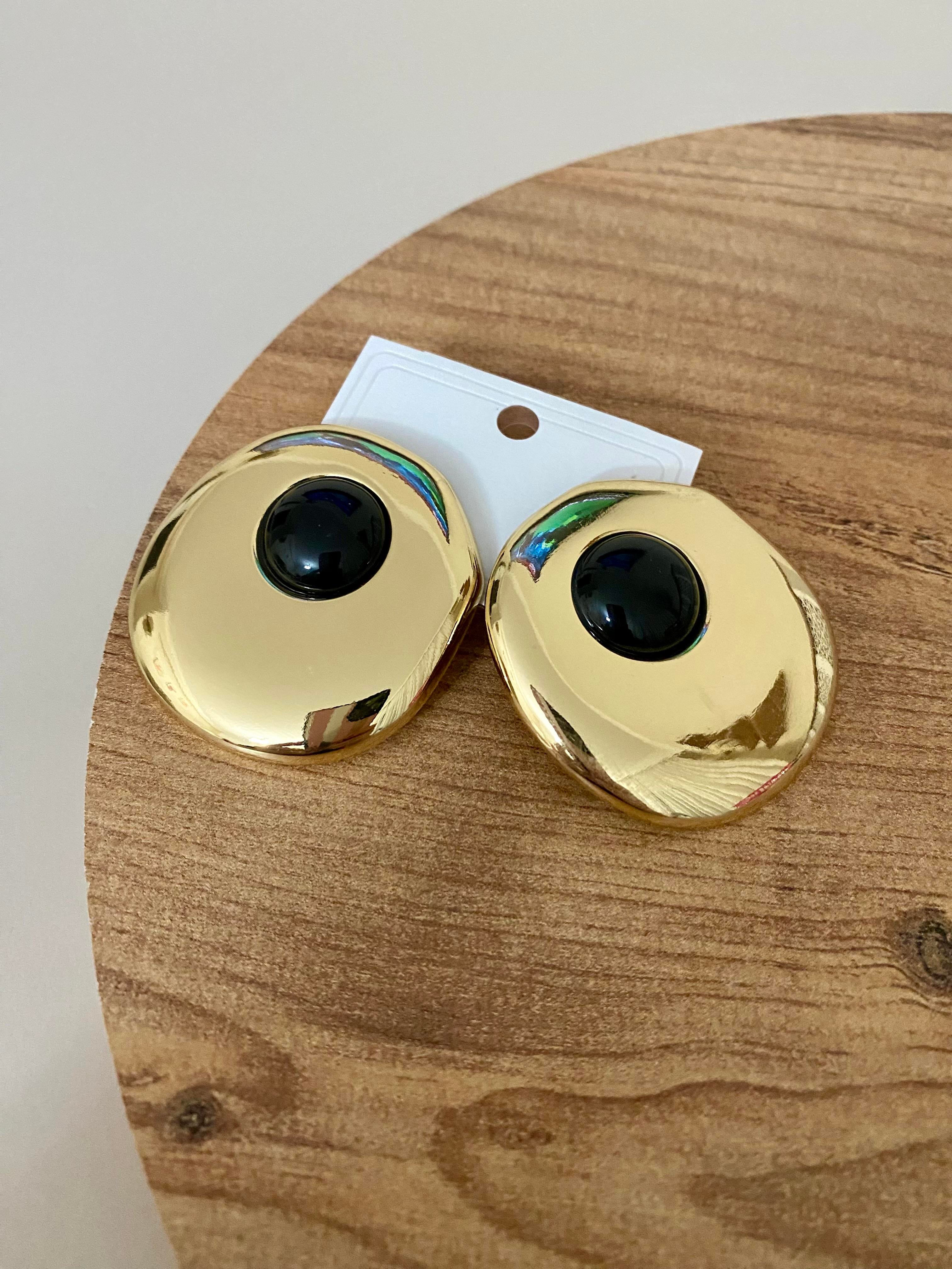 Gold Oval Siyah Mineli Küpe 